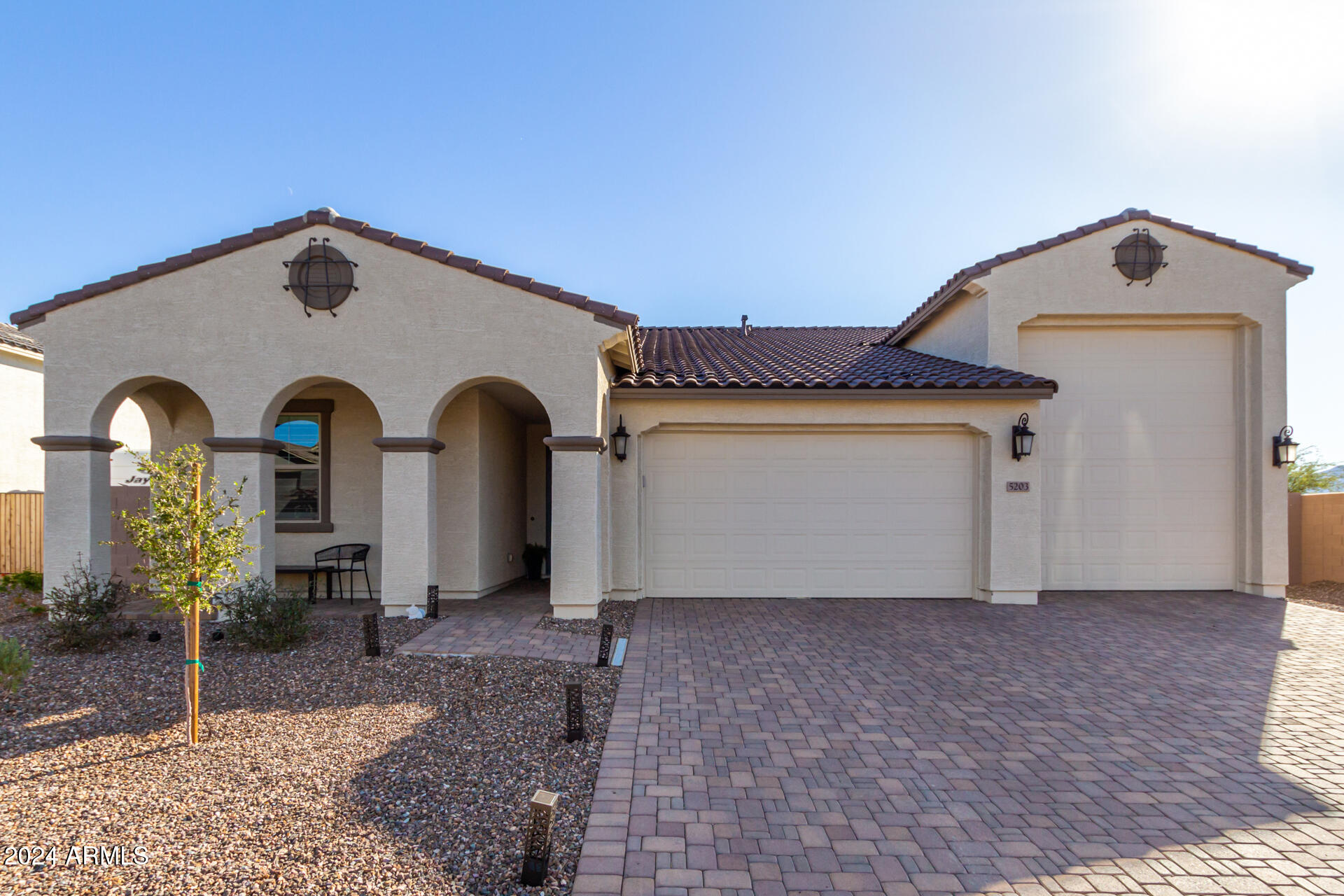 5203 W ROUNDHOUSE Road