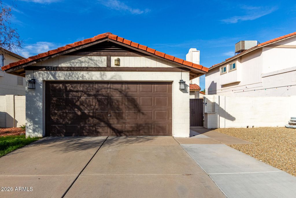 Photo of 5028 W Gelding Drive, Glendale, AZ 85306 (MLS # 6969558)