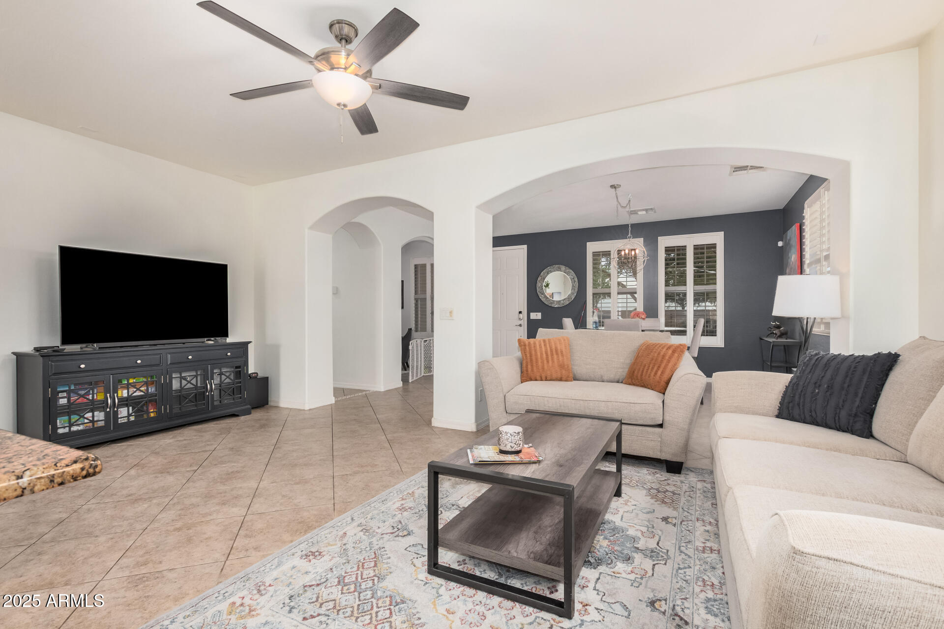 3218 N DESERT HORIZONS Lane