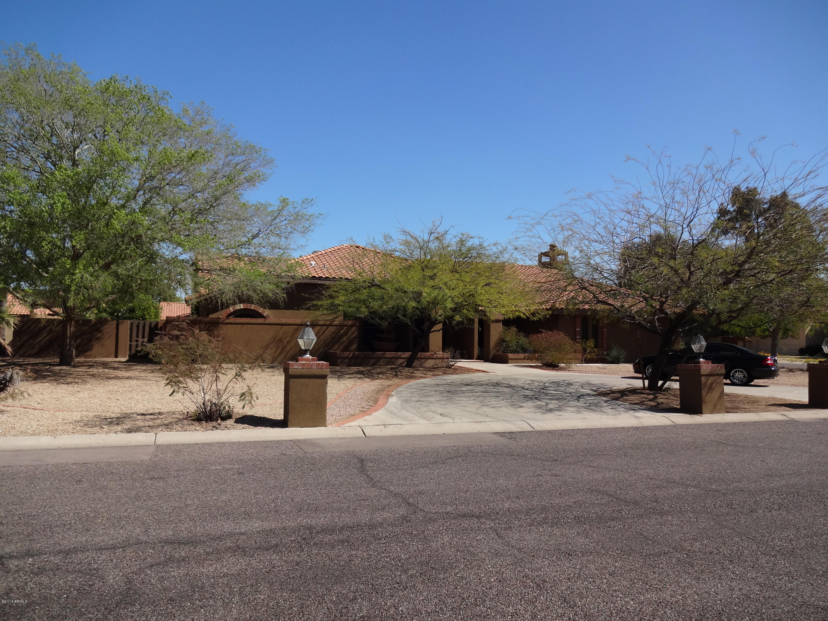 Photo 1 of 11 — 13611 N 70th Drive, Peoria, AZ 85381
