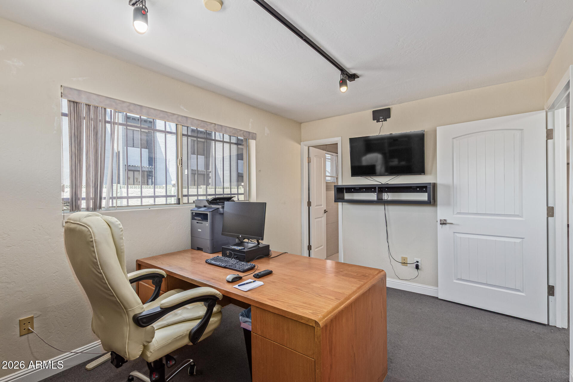 8545 N BLACK CANYON Highway