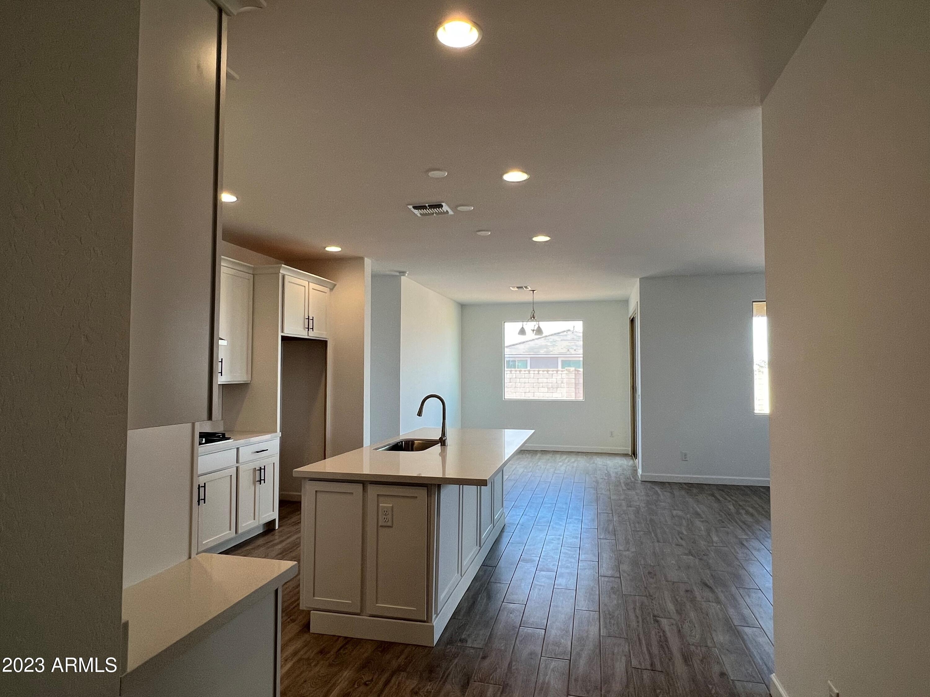 9844 E SATELLITE Drive