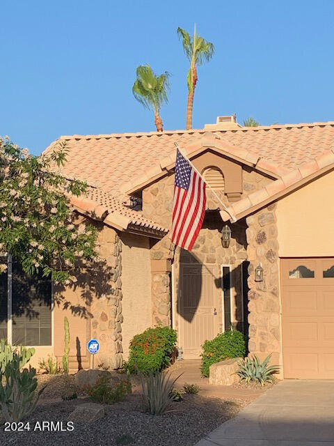 851 N PINEVIEW Drive