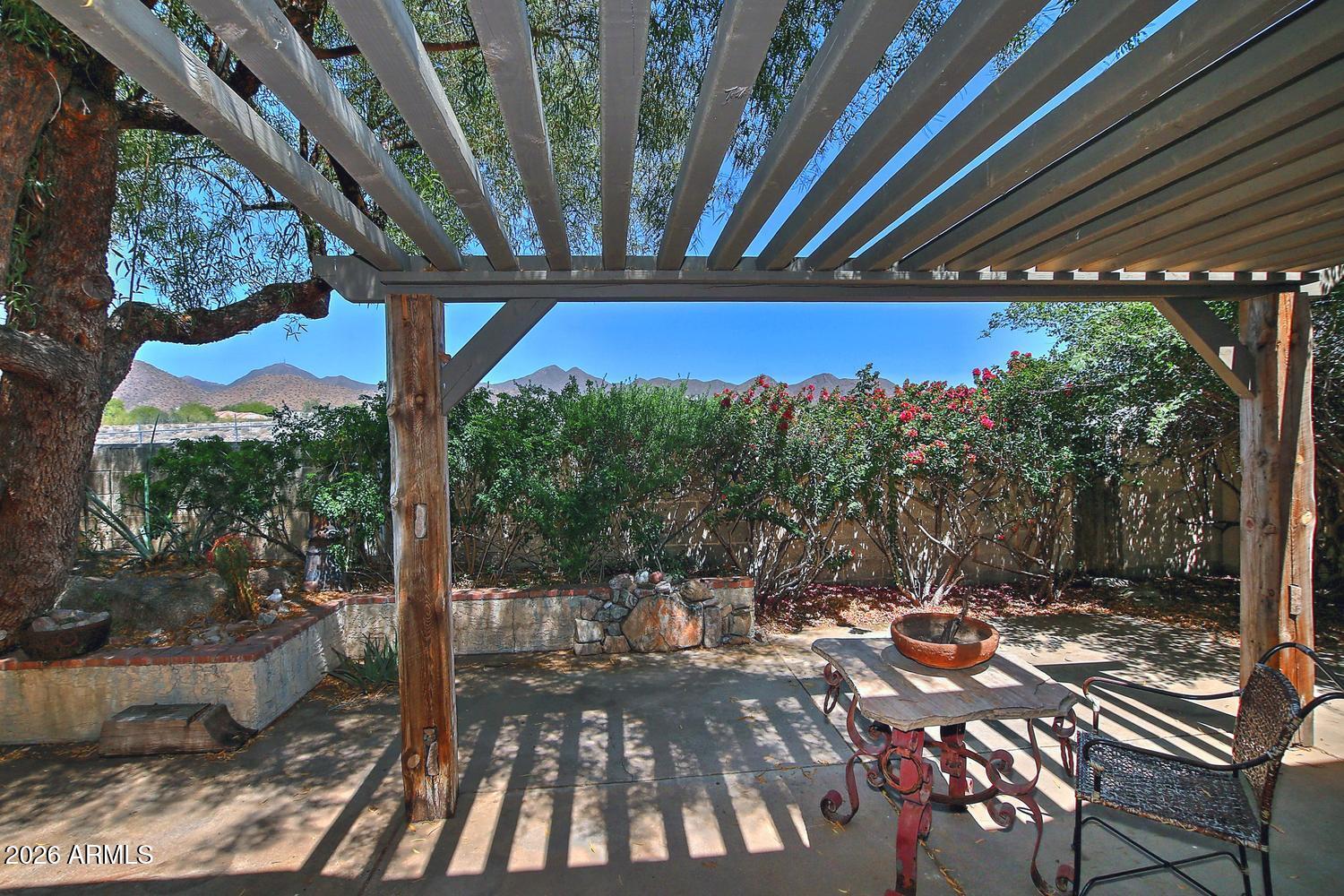 11742 E MERCER Lane