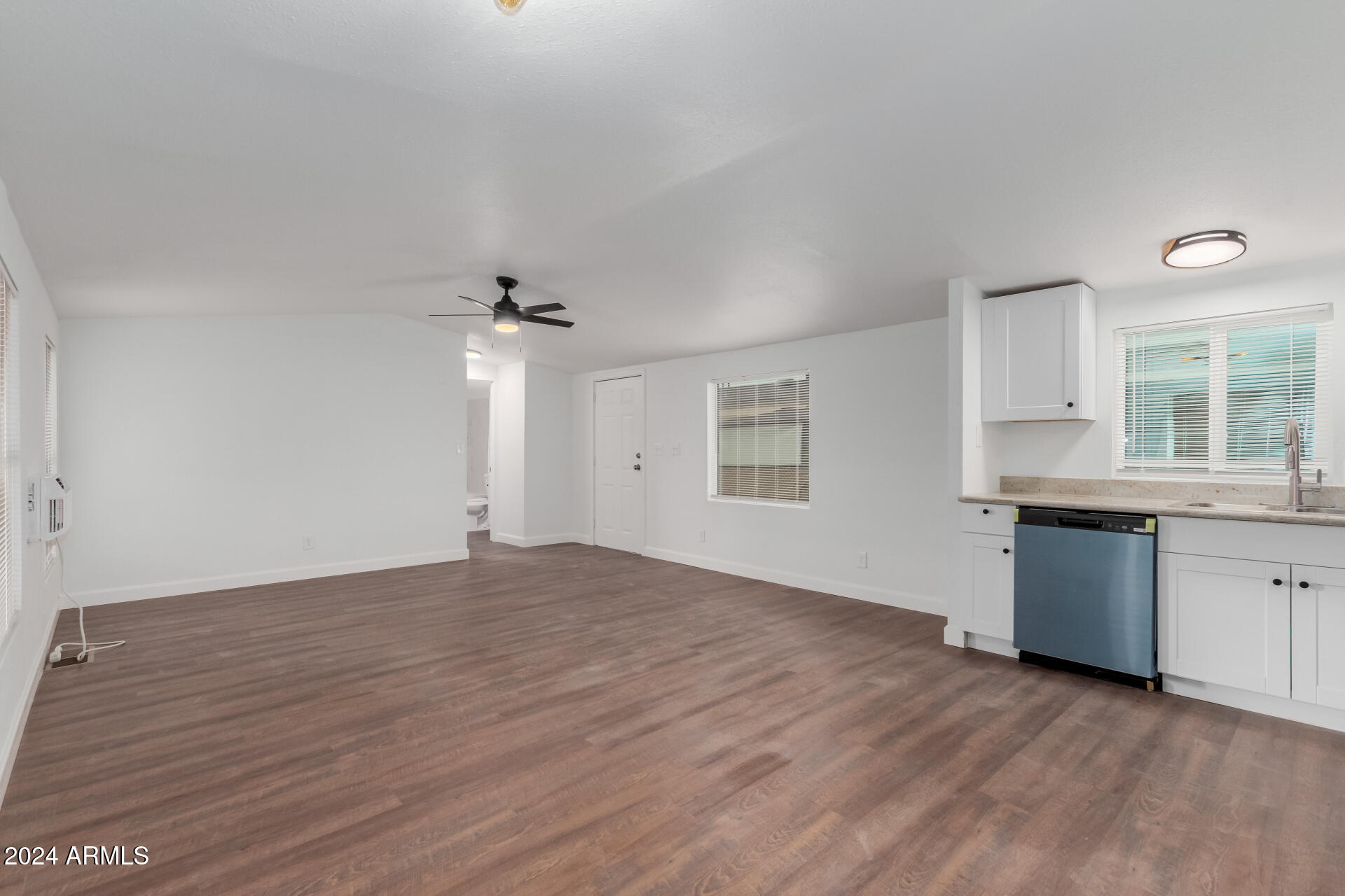 300 W LOWER BUCKEYE Road 26