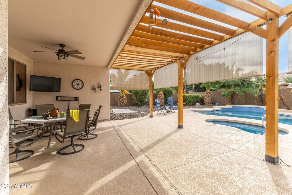Photo of 11921 W Monroe Street, Avondale, AZ 85323 (MLS # 6961205)