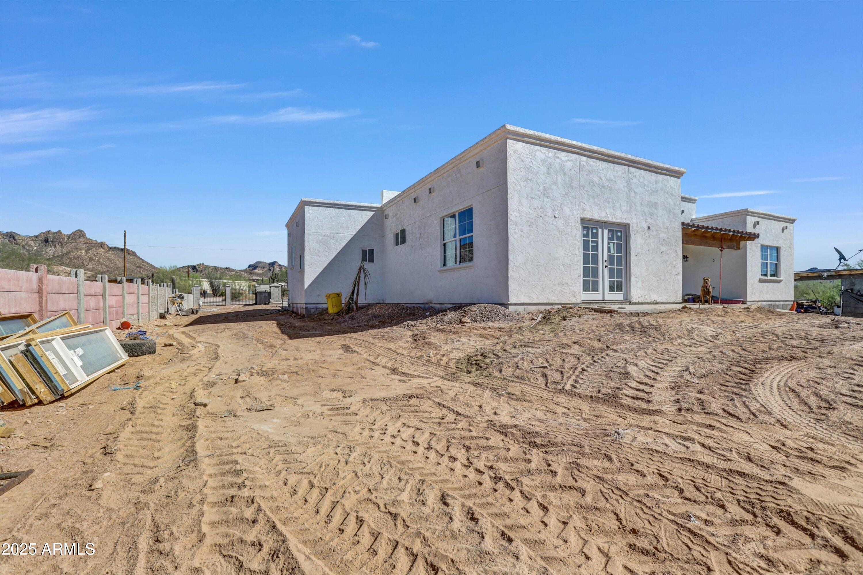 317 W Frontier Street