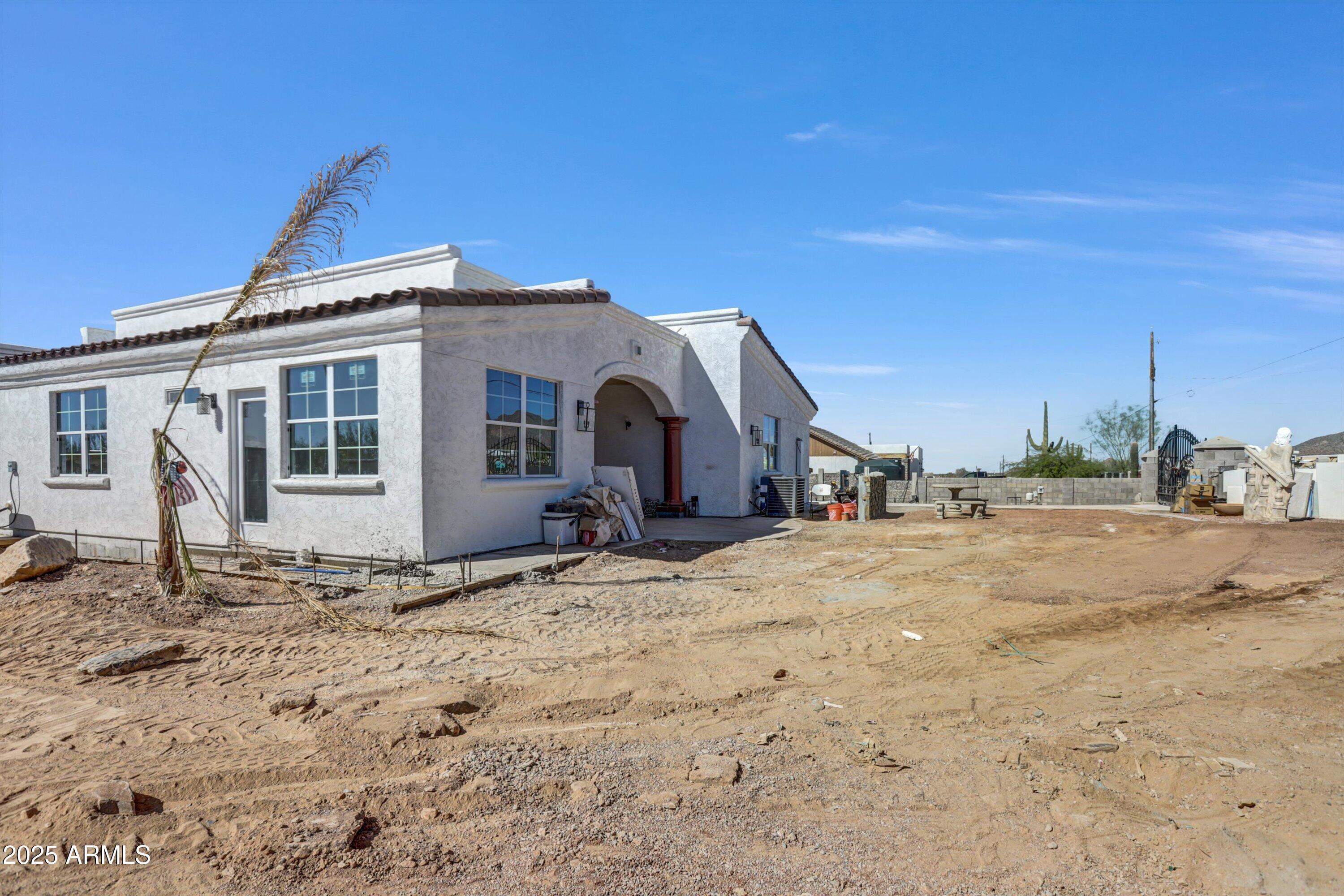 317 W Frontier Street