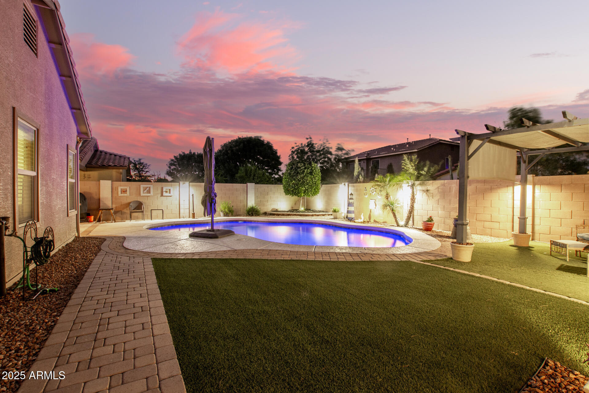 1346 W POPCORN TREE Avenue