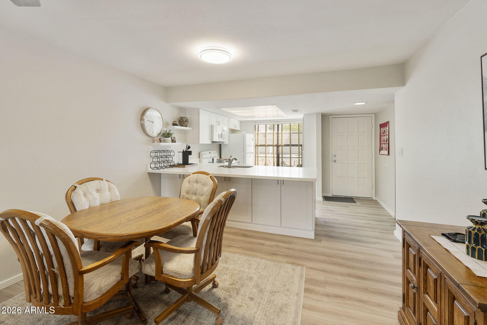 452 S DESERT FLOWER Drive