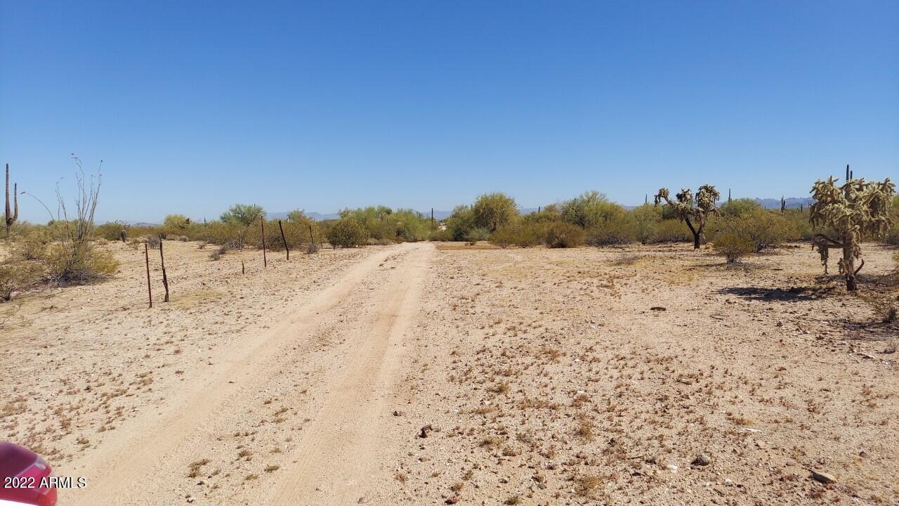 10559 N WILDWOOD Road '-'