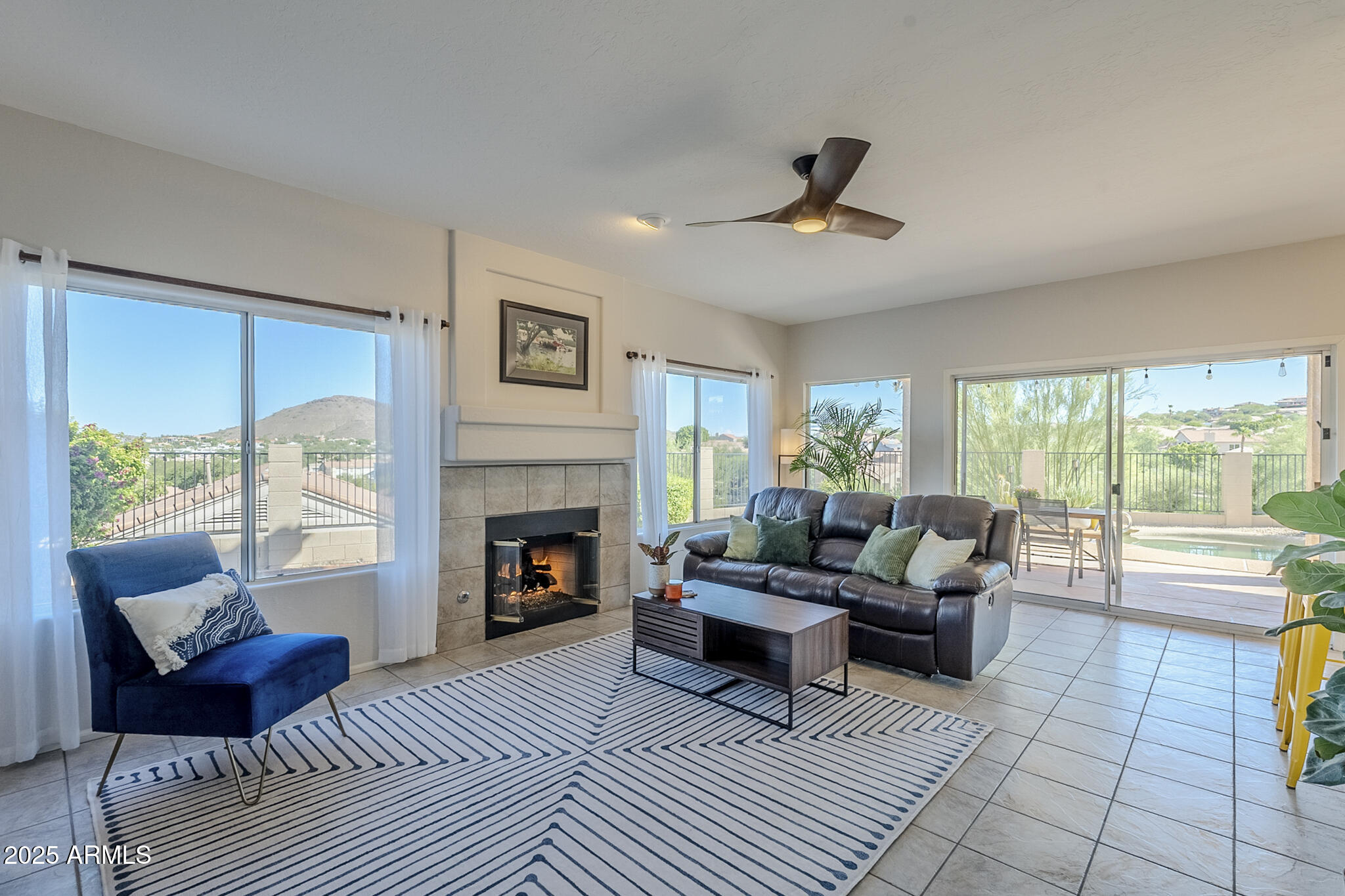 1248 E VICTOR HUGO Avenue