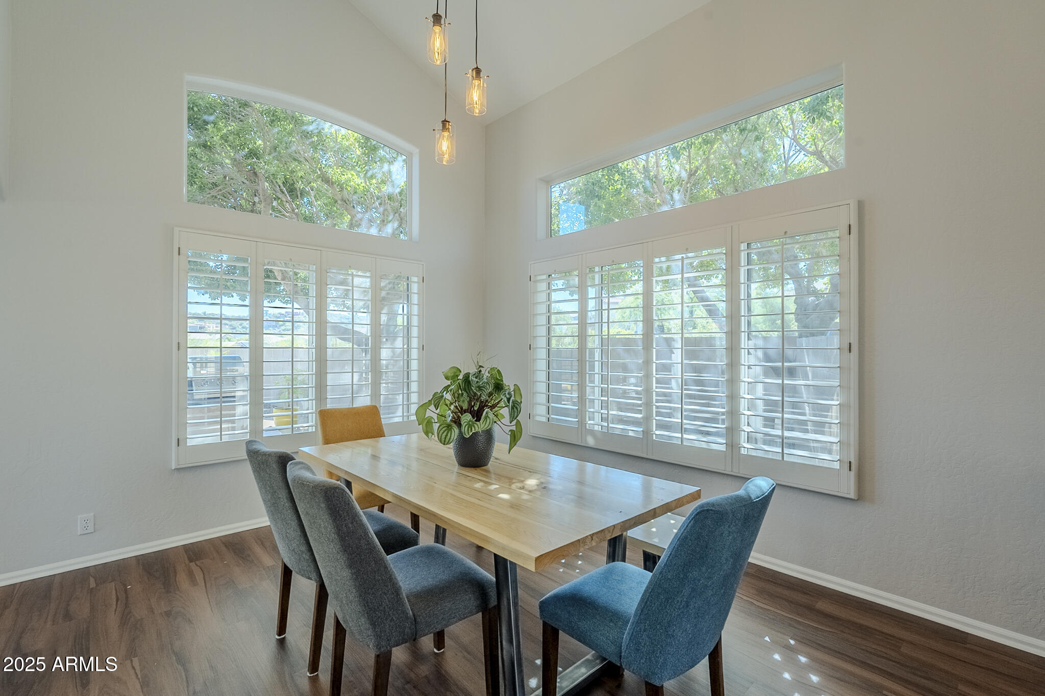 1248 E VICTOR HUGO Avenue