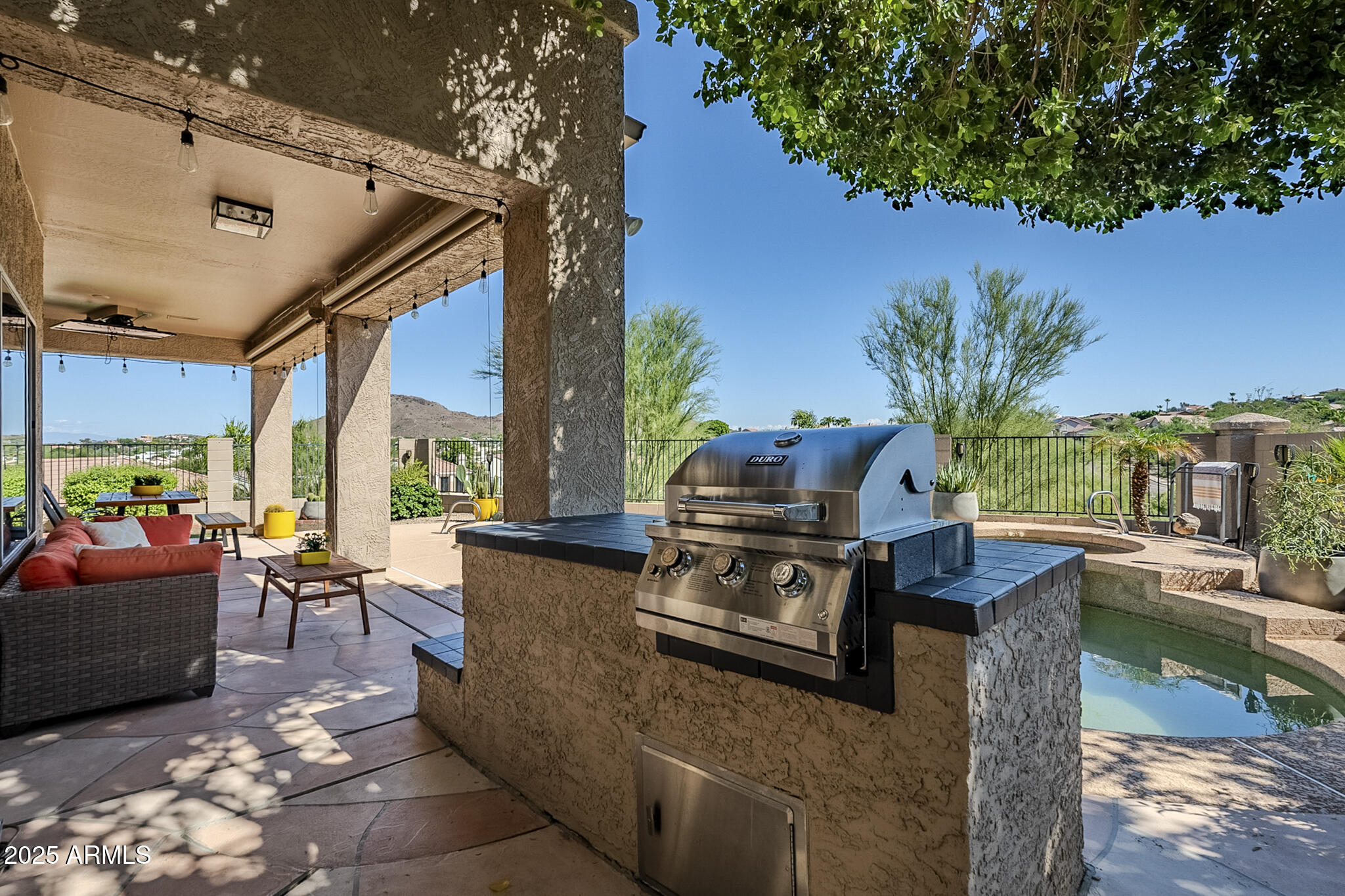 1248 E VICTOR HUGO Avenue