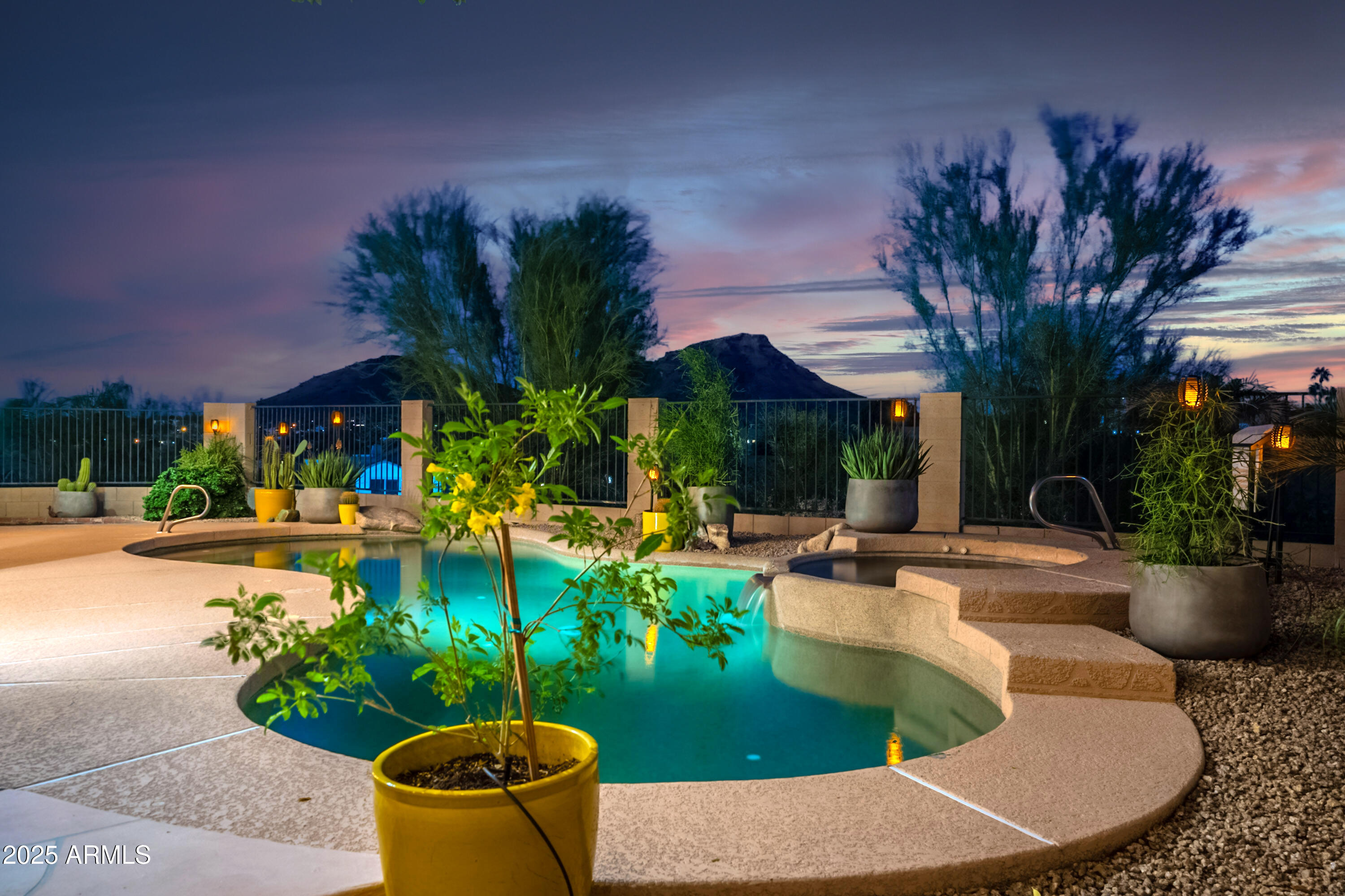 1248 E VICTOR HUGO Avenue