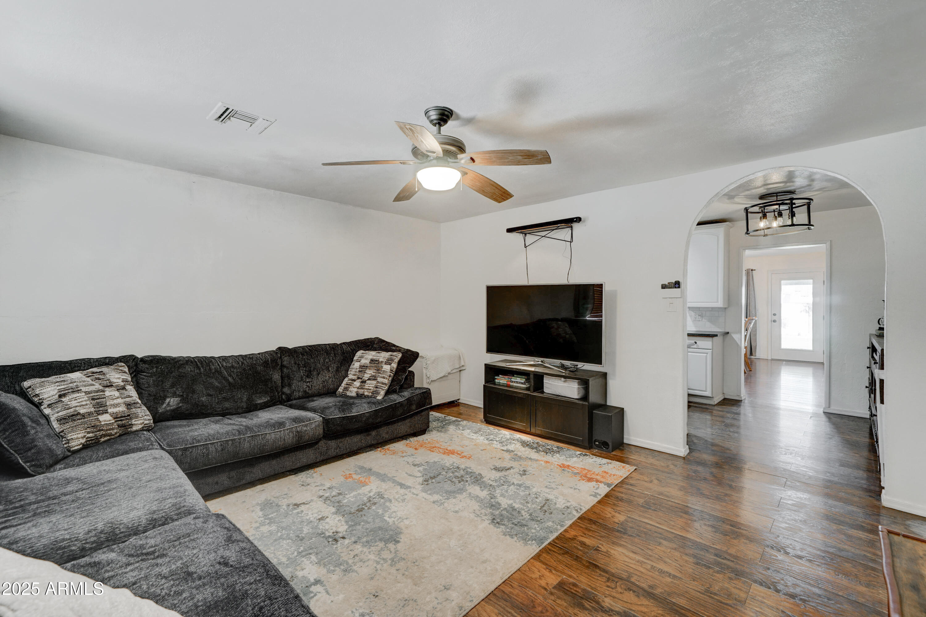 340 W Lindbergh Avenue