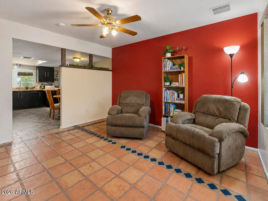 908 W LAGUNA AZUL Avenue