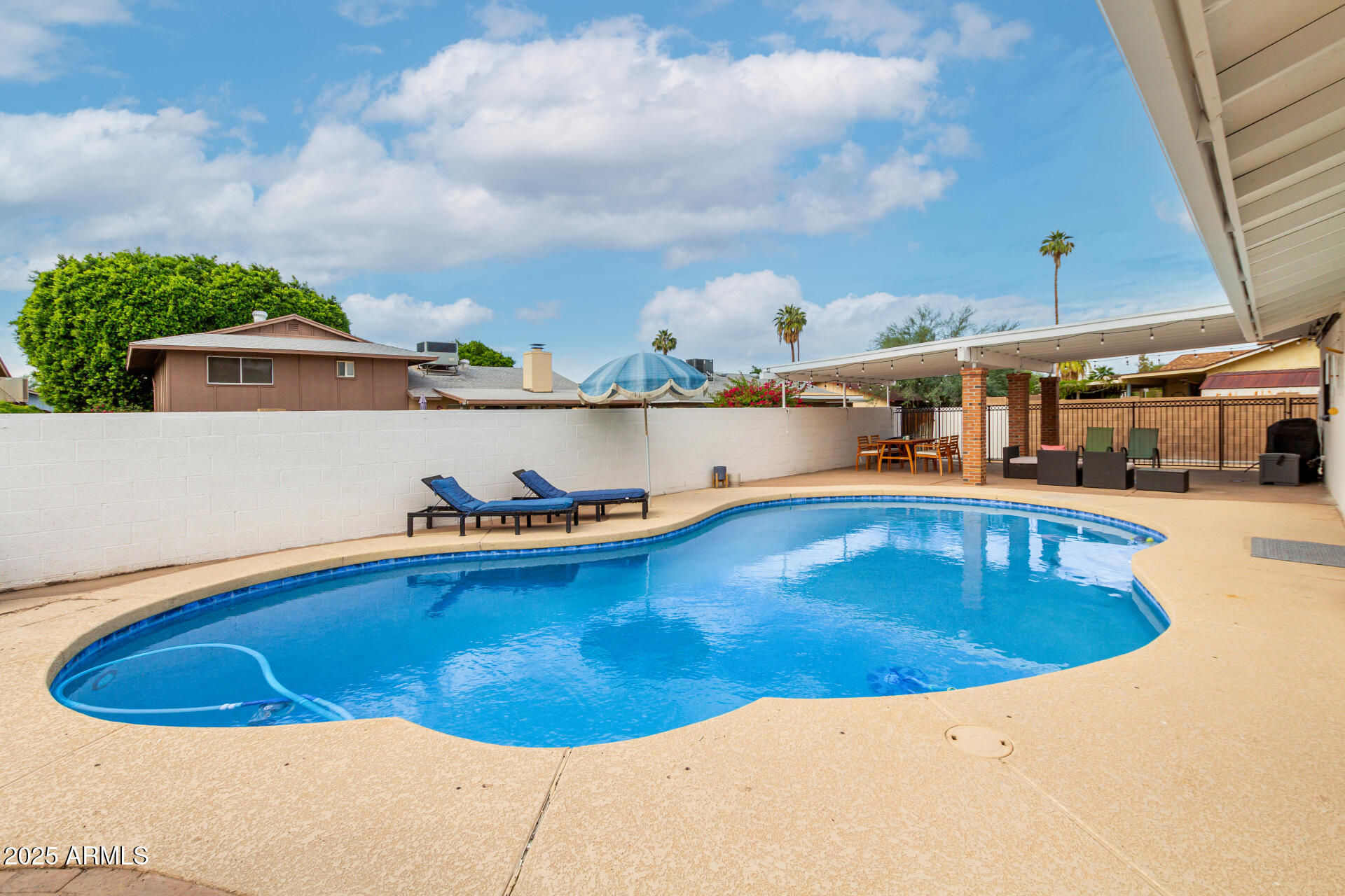 4616 S Poplar Street