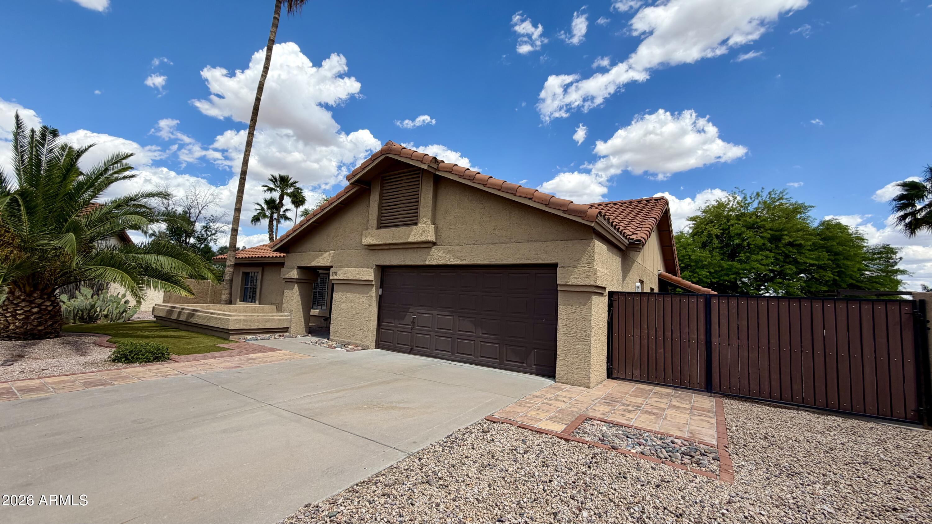 5735 E CAMPO BELLO Drive