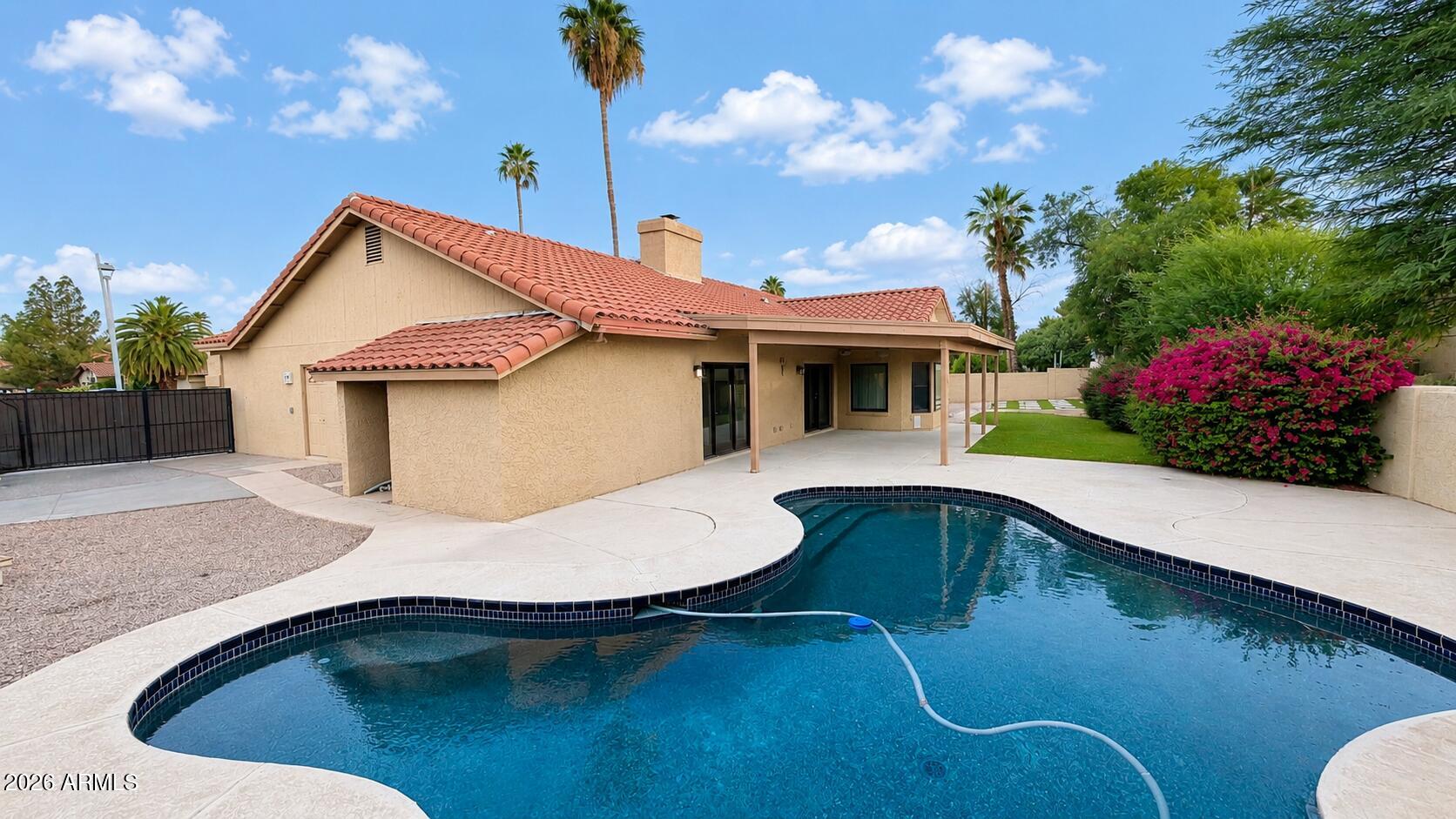 5735 E CAMPO BELLO Drive
