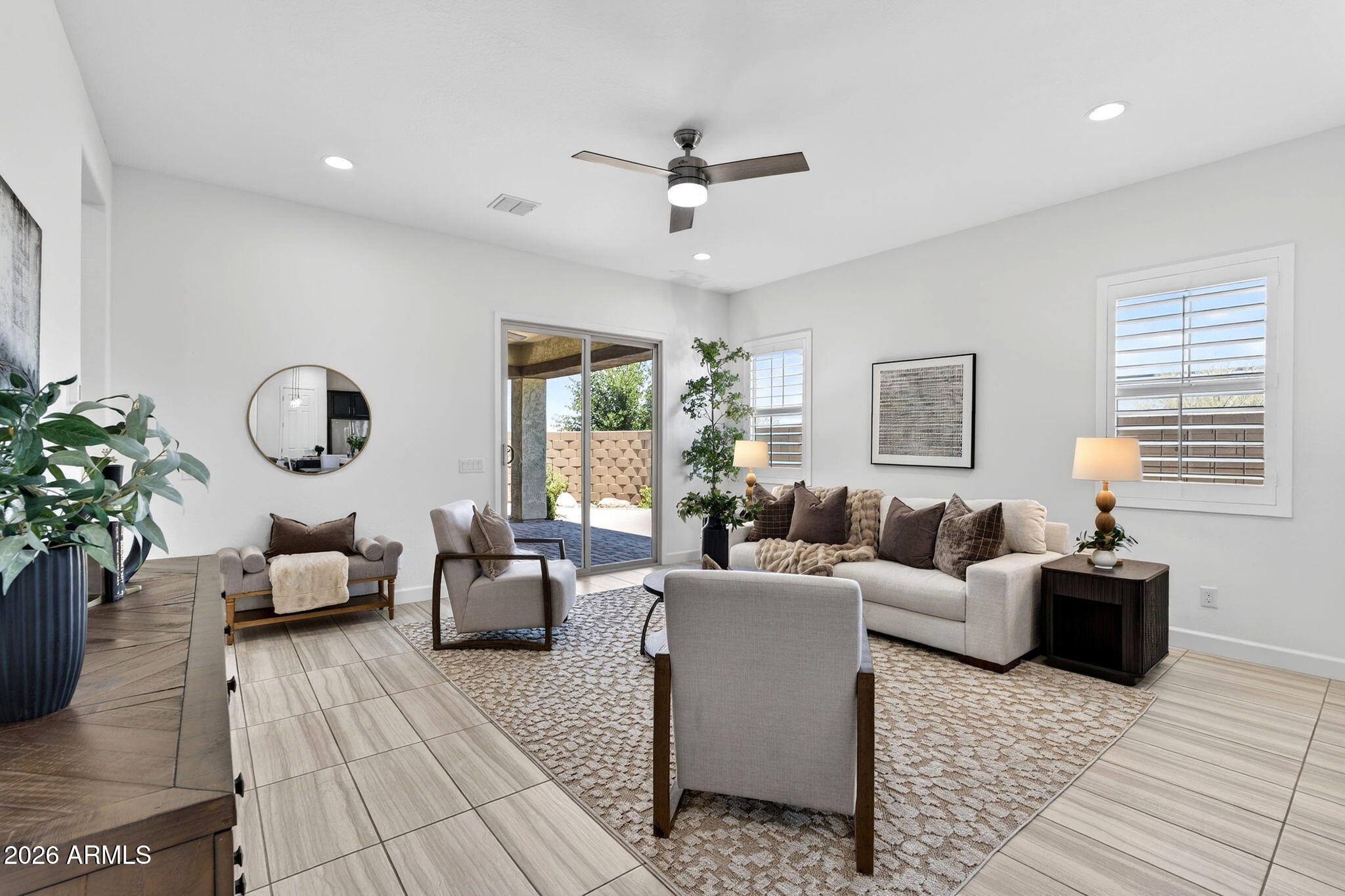 286 E DOGWOOD Drive