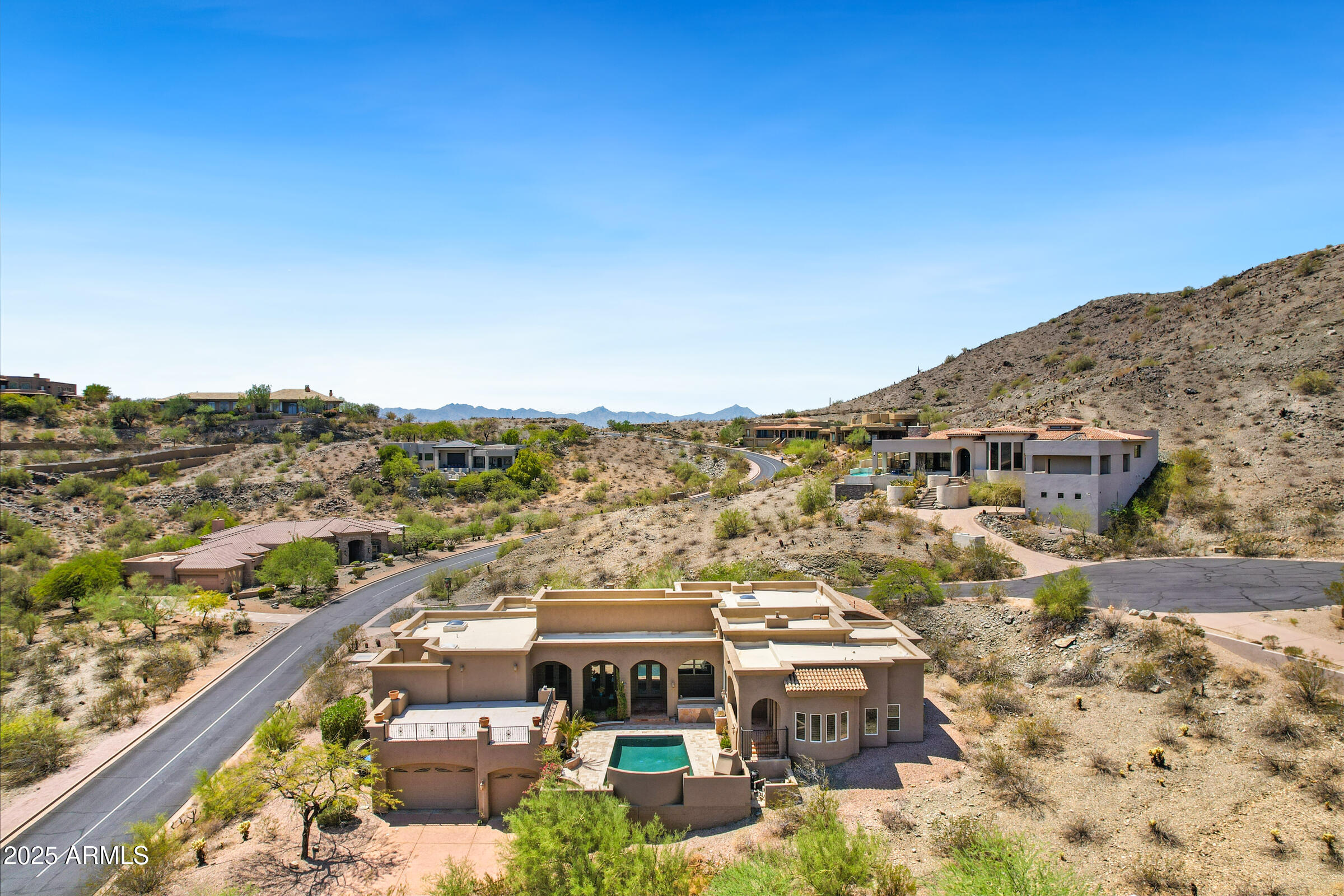 1744 E DESERT WILLOW Drive