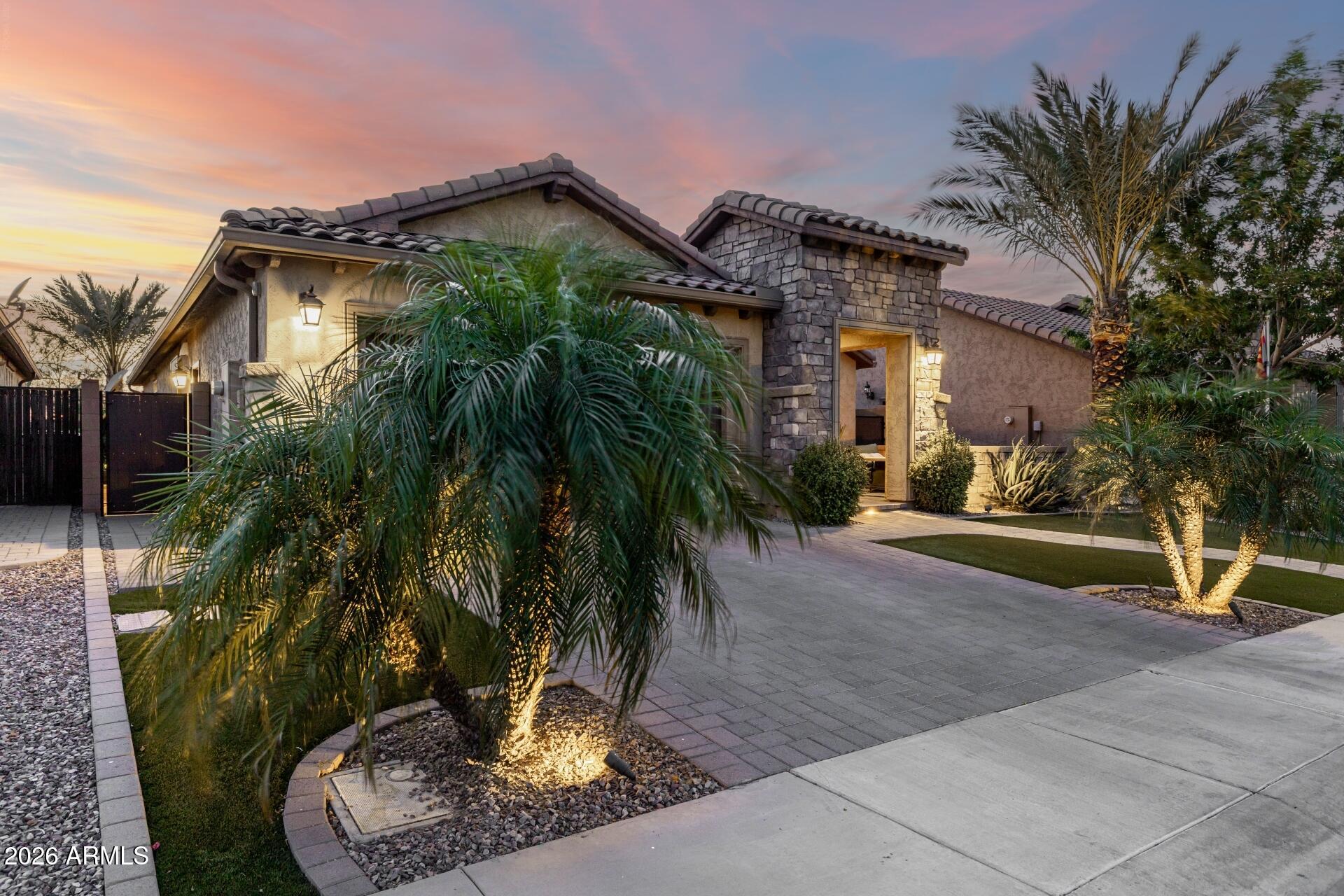 6210 S PINALENO Place