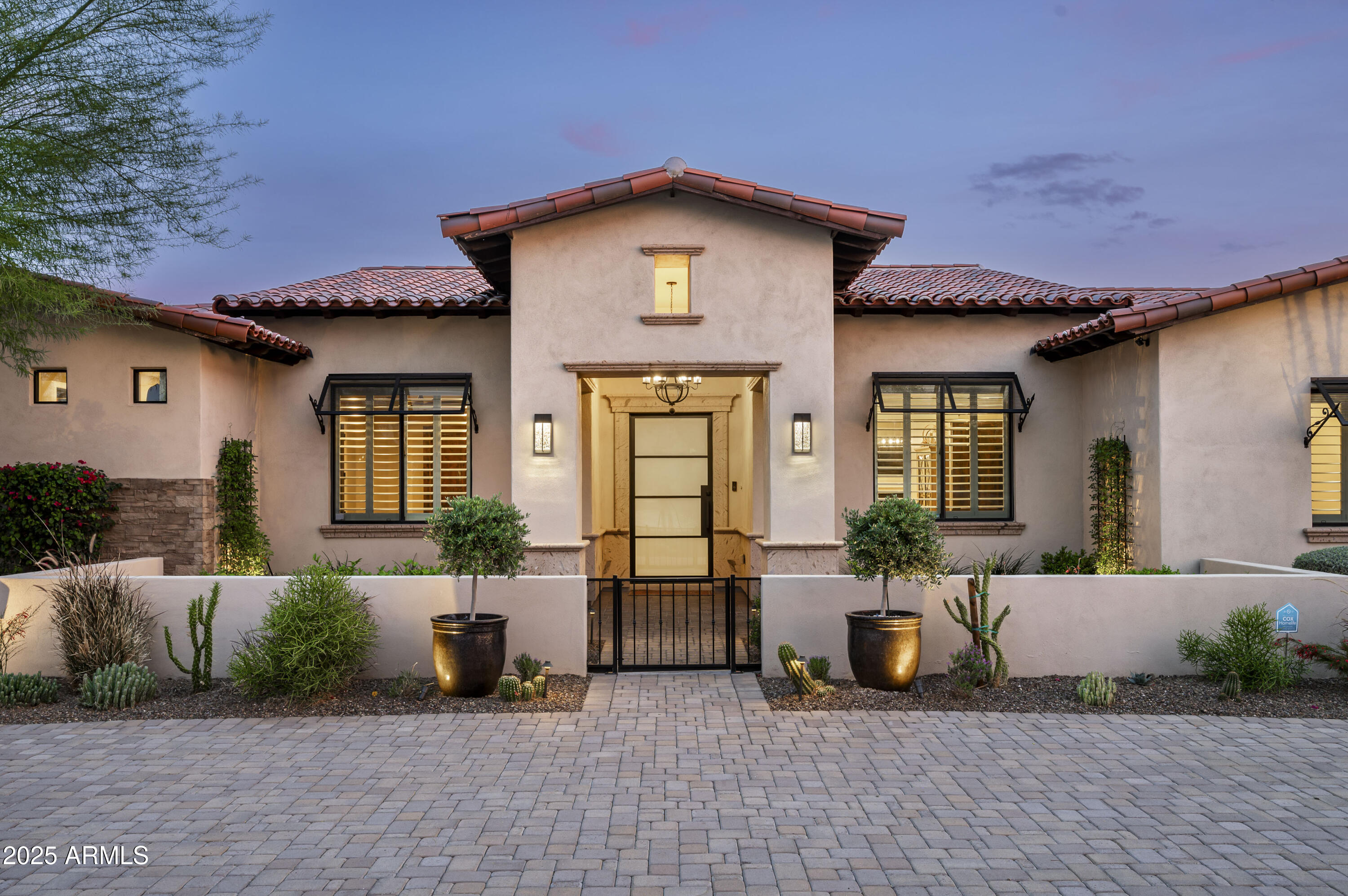 8821 E HAVASUPAI Drive