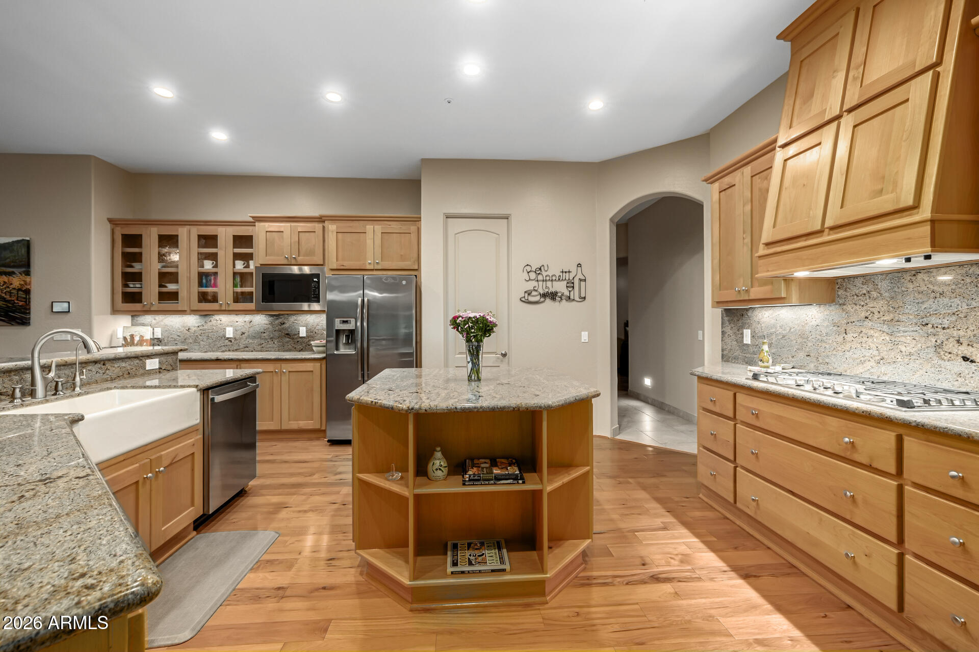 18025 W MONTEBELLO Avenue