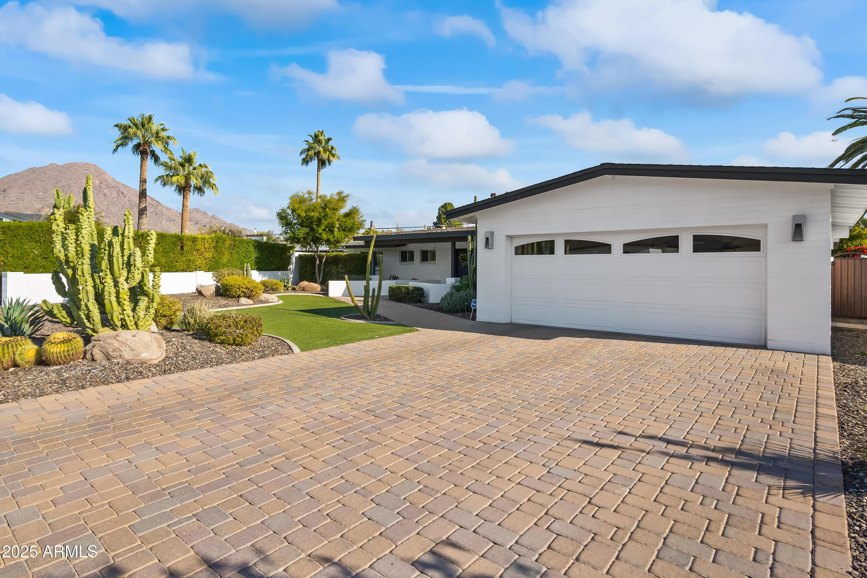 4431 E Calle Allegre