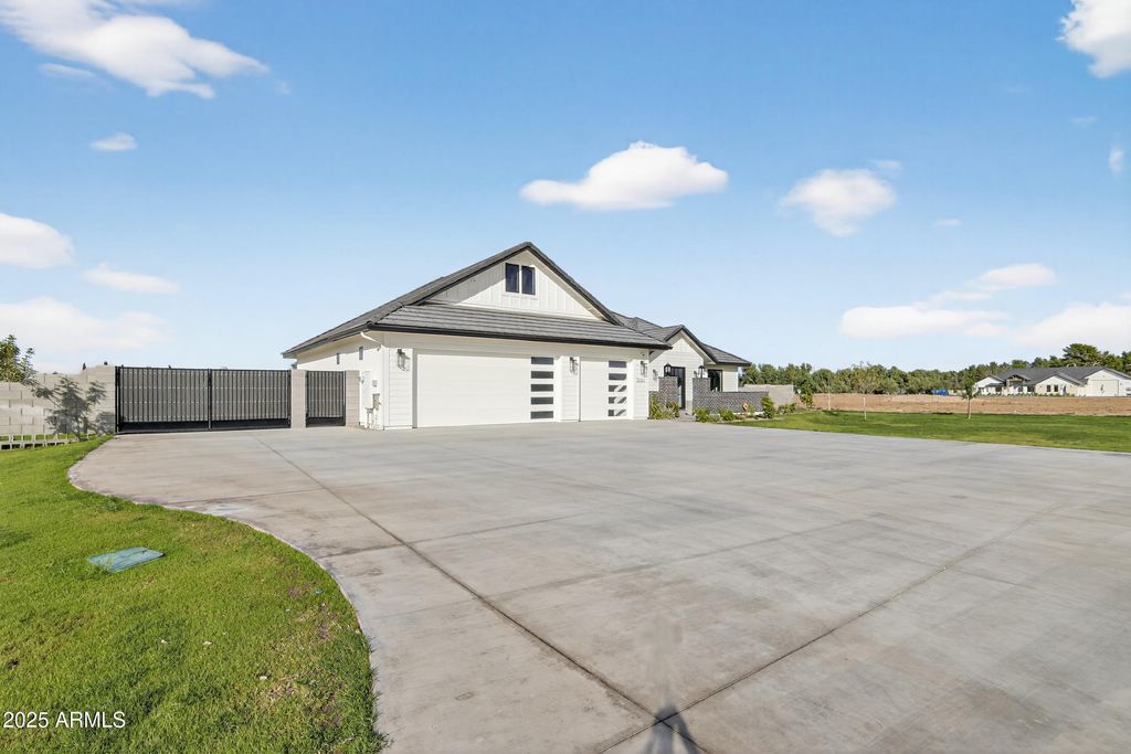 Photo of 22226 E Misty Court, Queen Creek, AZ 85142 (MLS # 6947966)