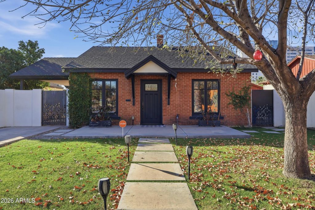 Photo of 1123 E Coronado Road, Phoenix, AZ 85006 (MLS # 6977944)