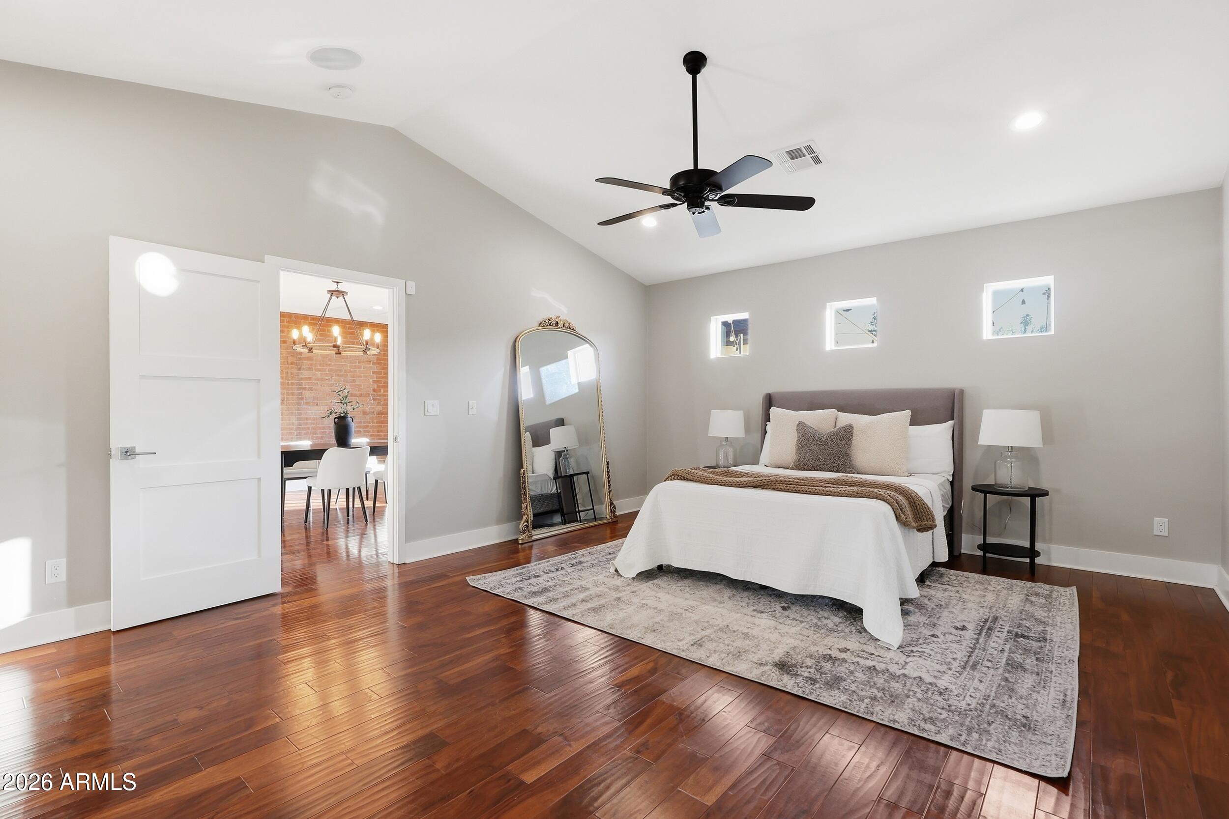 1123 E CORONADO Road