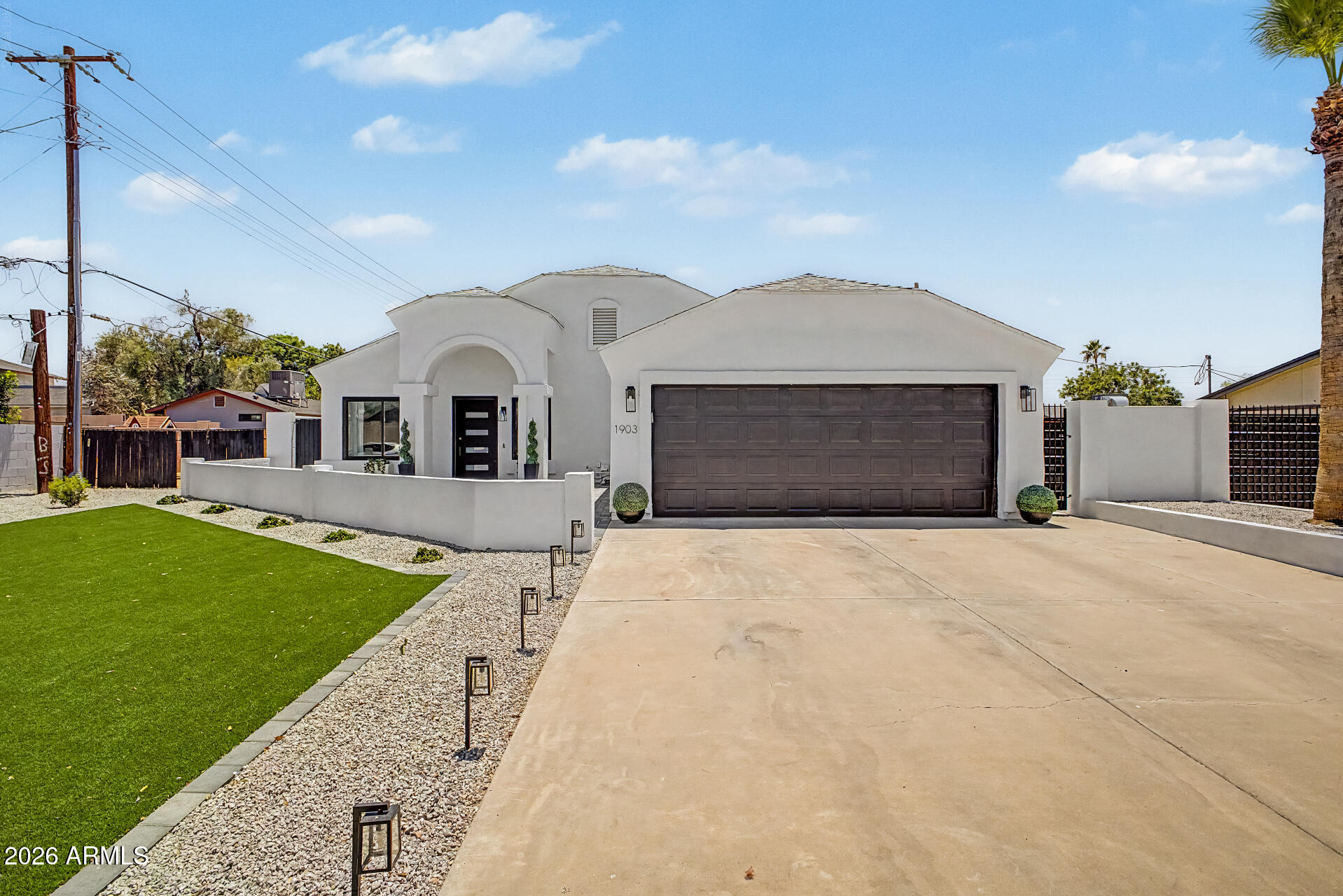 1903 E OCOTILLO Road