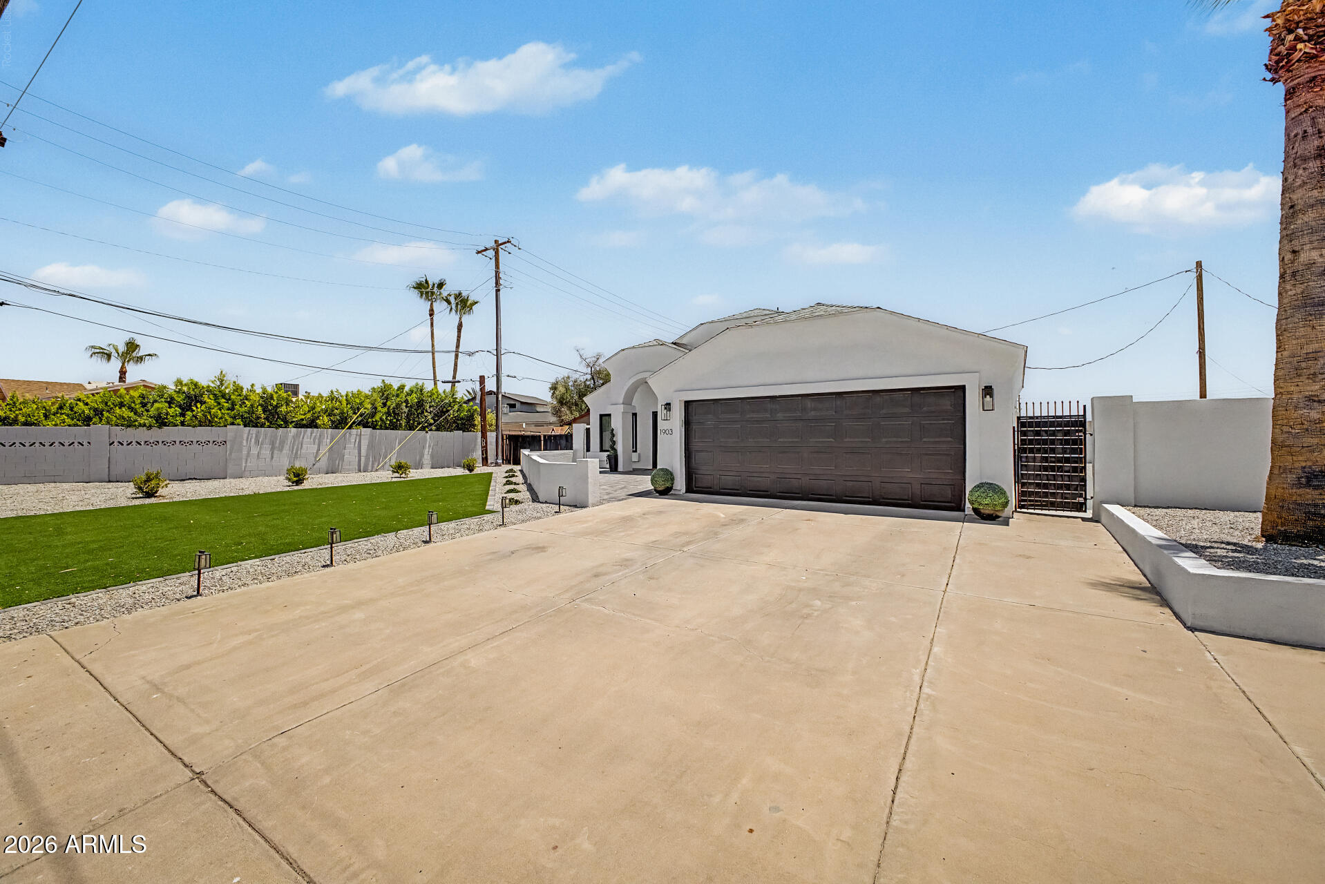 1903 E OCOTILLO Road