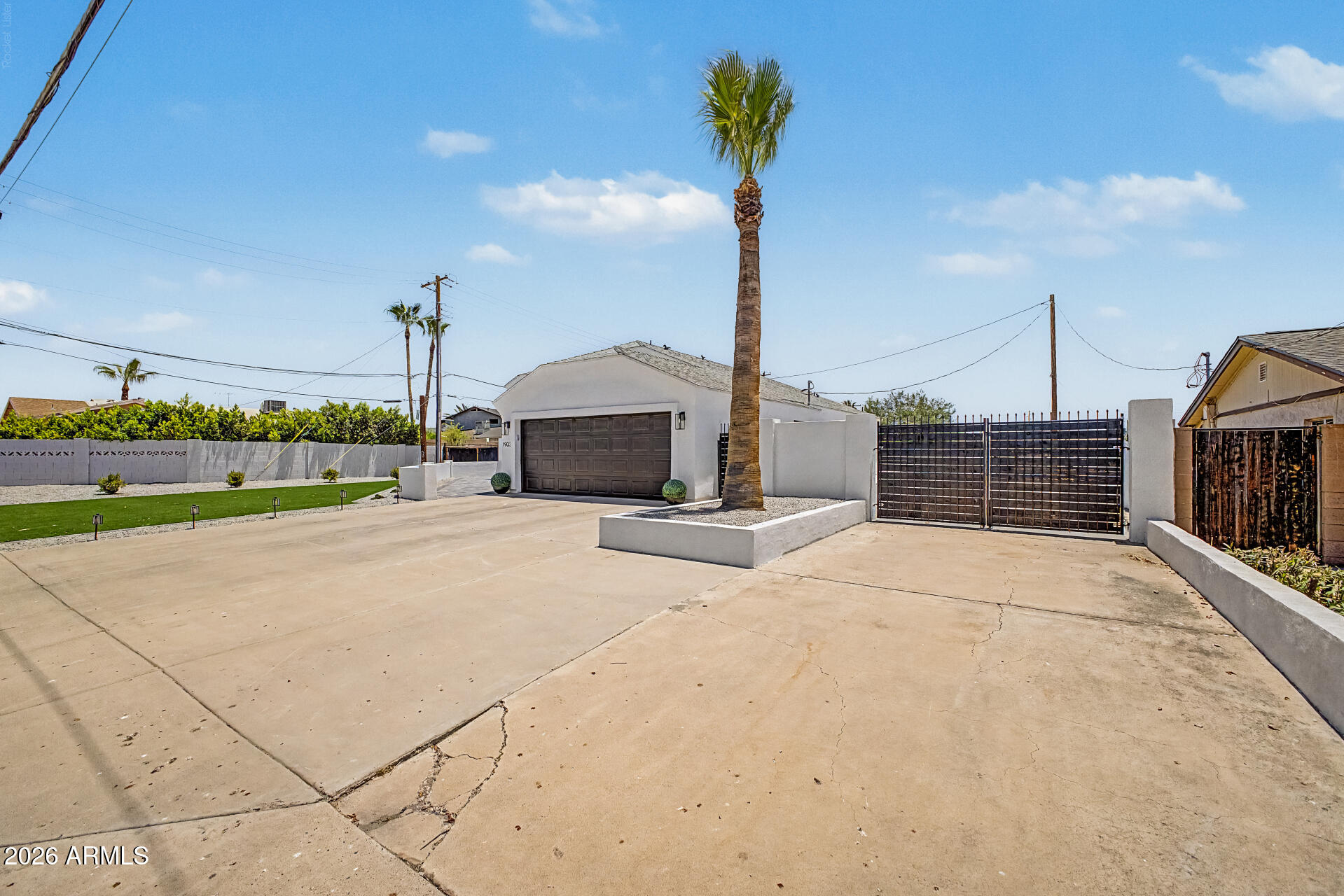 1903 E OCOTILLO Road