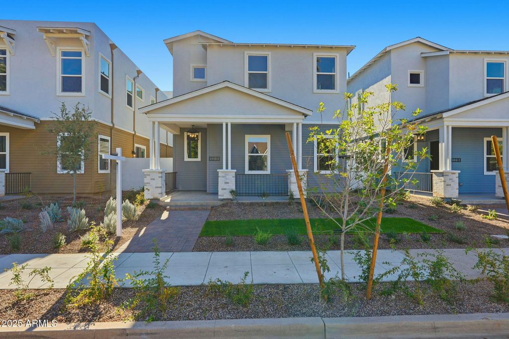 Photo of 114 W Holcomb Lane, Phoenix, AZ 85003 (MLS # 6964860)