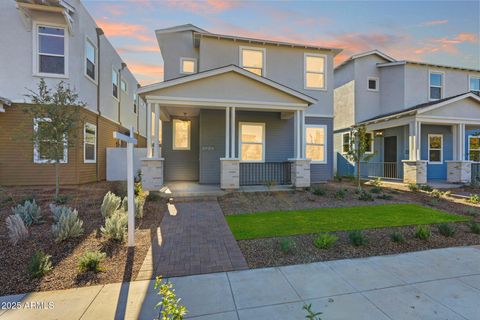 Photo of 114 W Holcomb Lane, Phoenix, AZ 85003 (MLS # 6964860)