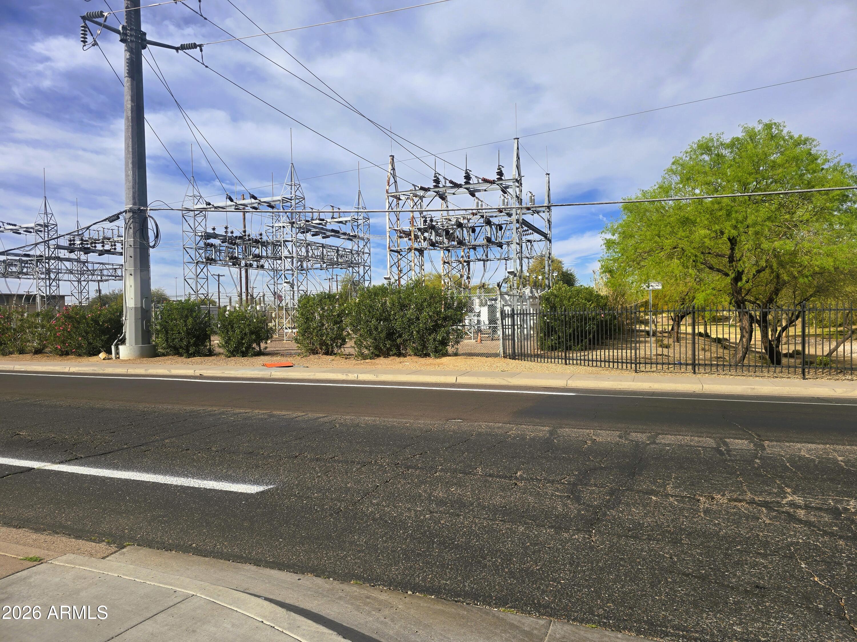 CAMELBACK GARDENS - Residential Income