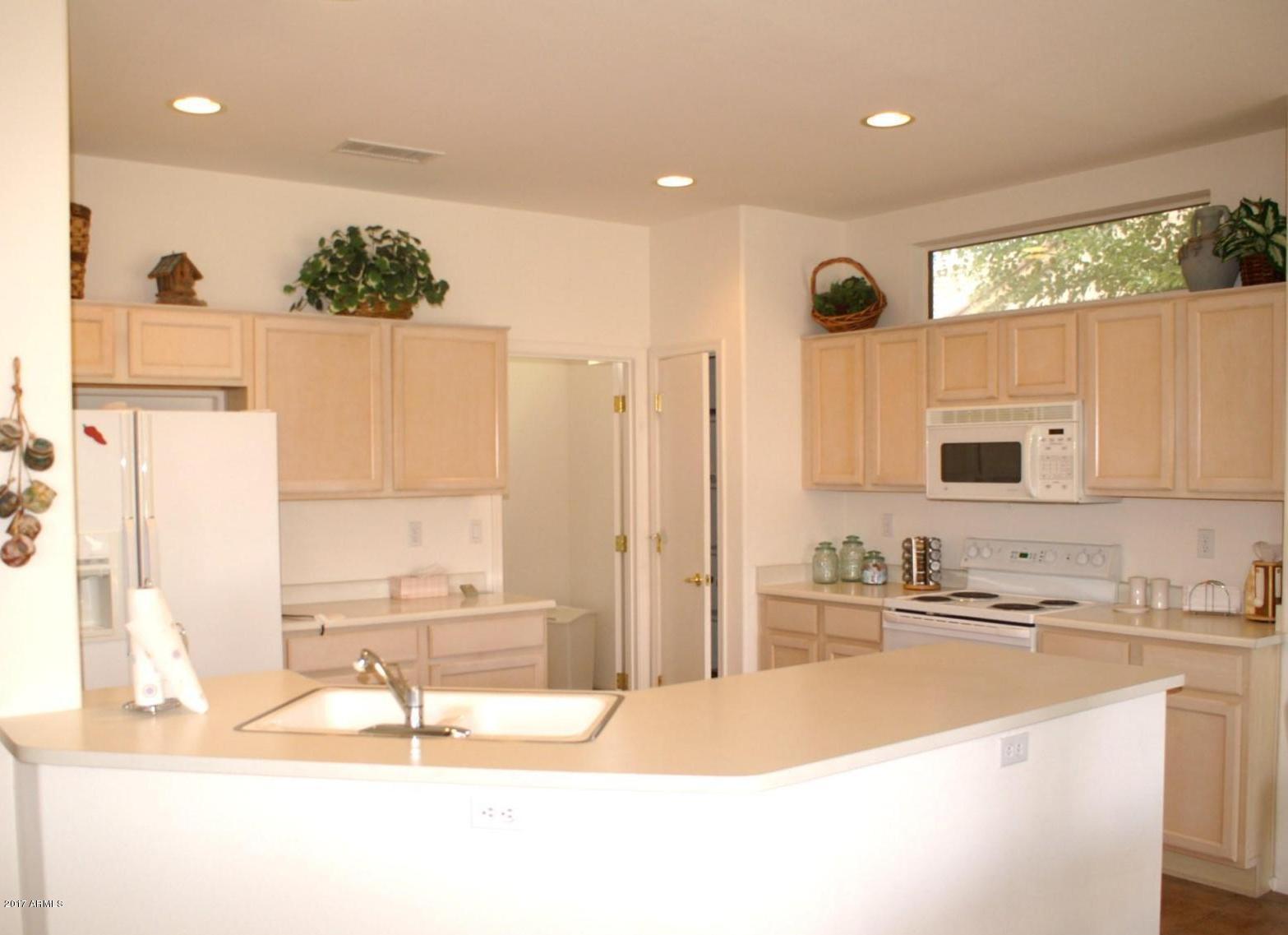 15913 W CLEARWATER Way