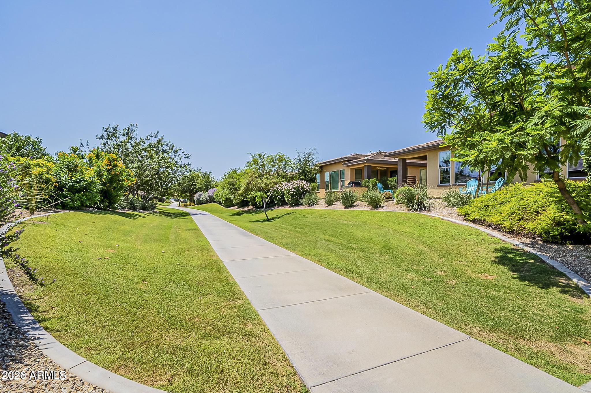 755 E VERDE Boulevard