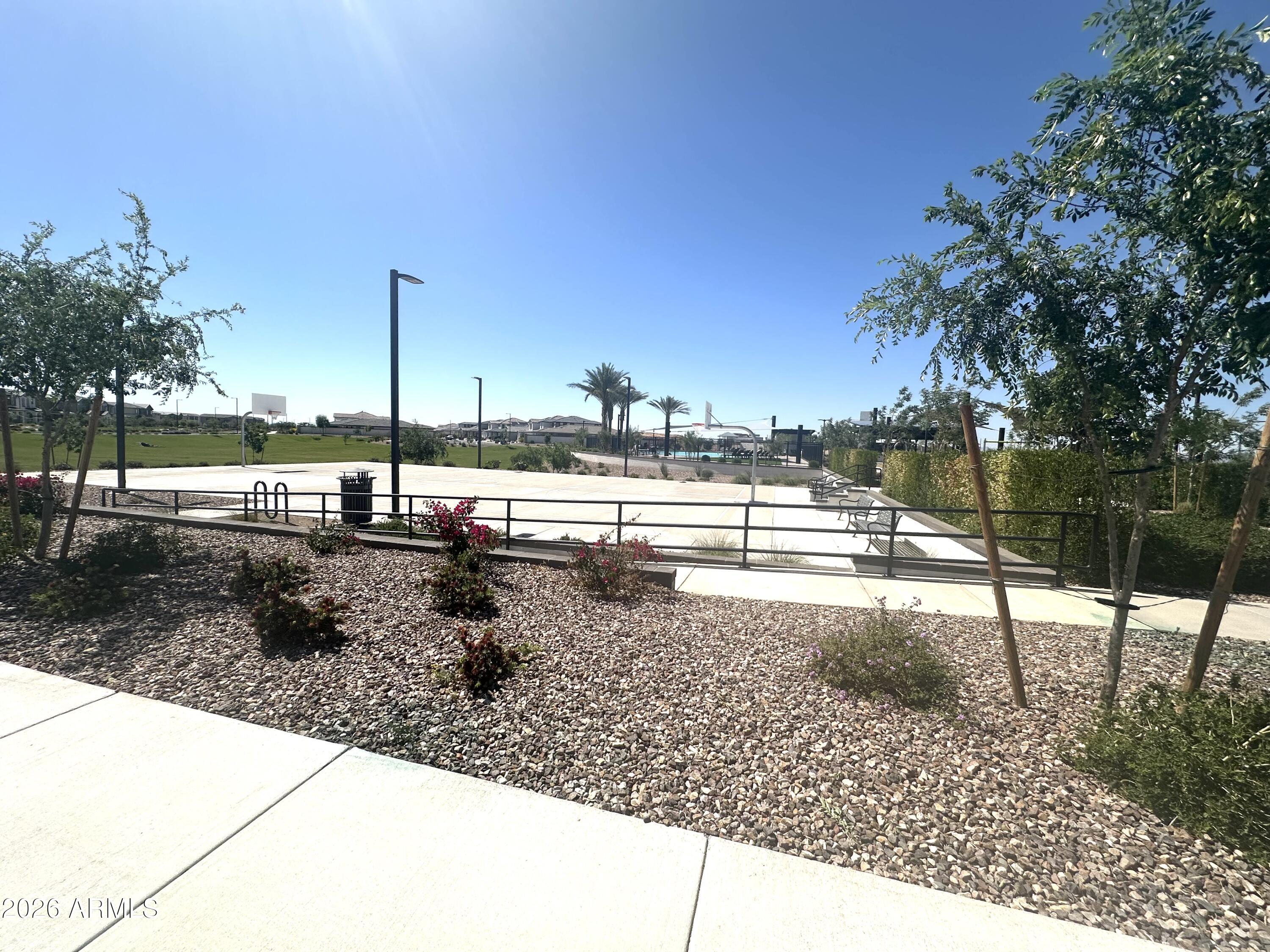 759 W Kingbird Drive