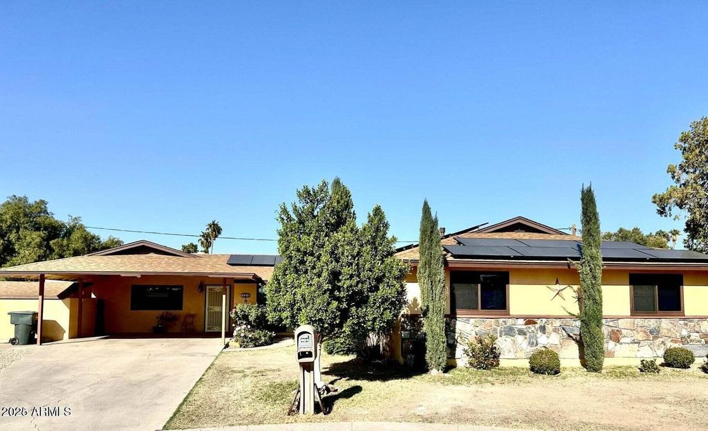 Photo of 404 E Paseo De Isabella, Casa Grande, AZ 85122 (MLS # 6907306)