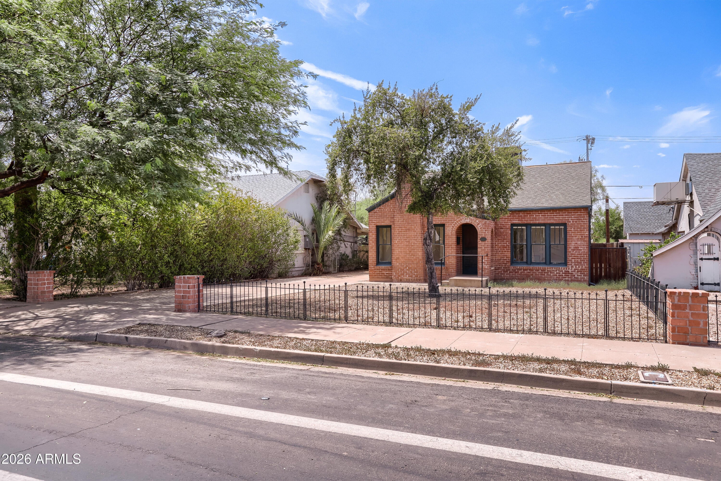 2042 N 12TH Street