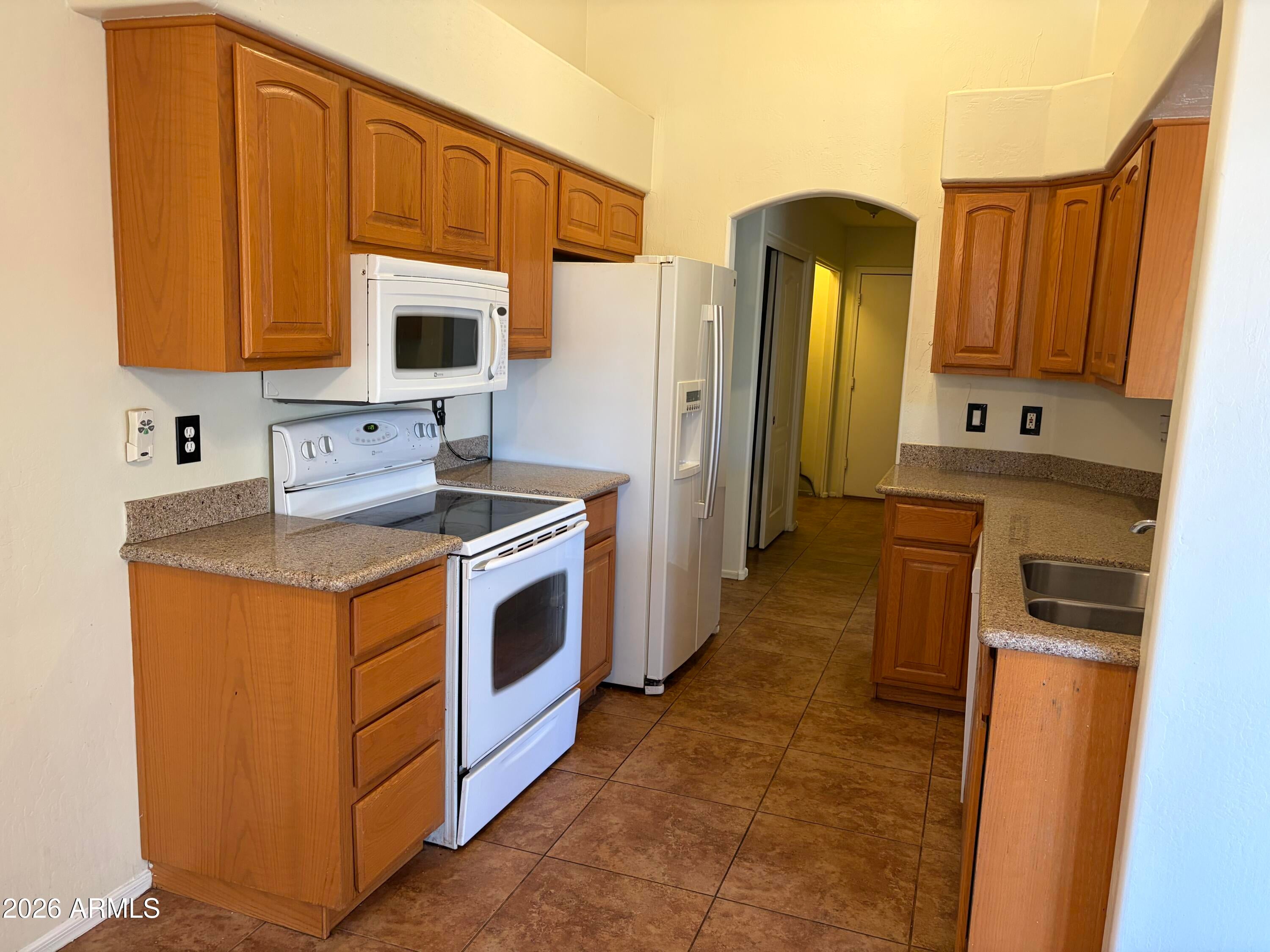 222 W CAROLINE Lane