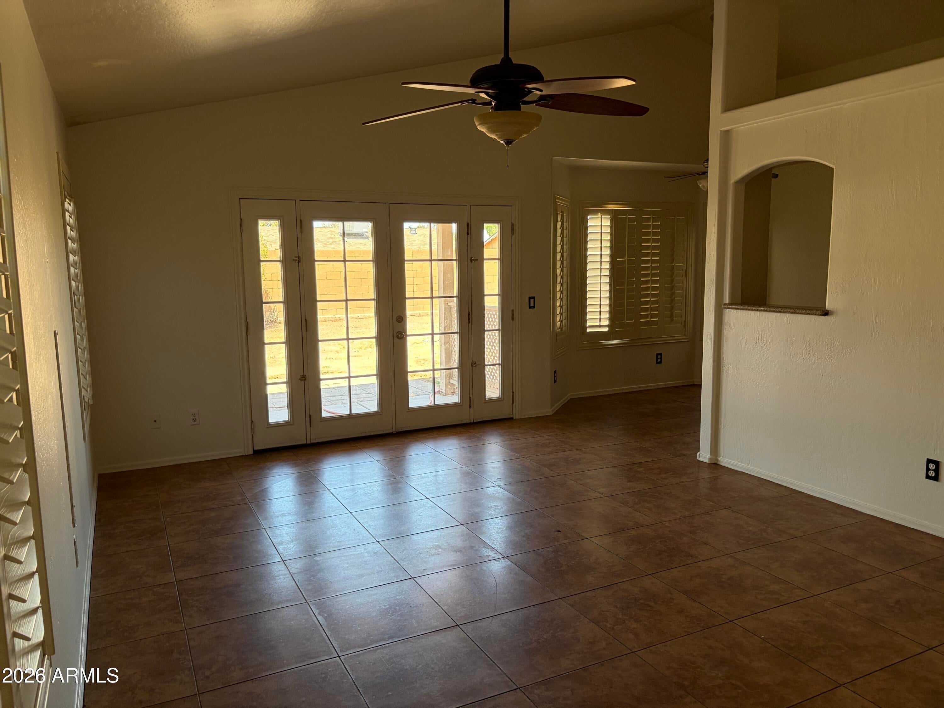 222 W CAROLINE Lane