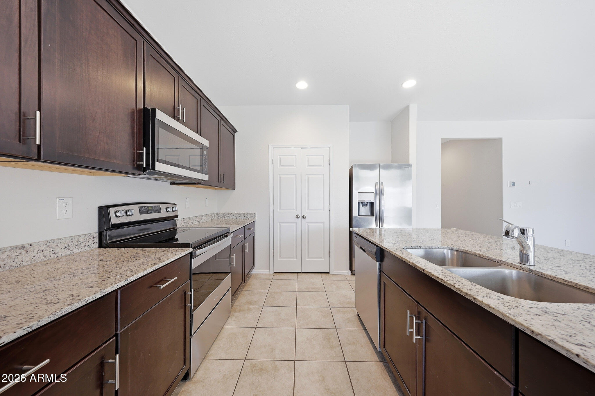 43721 W ACACIA Avenue