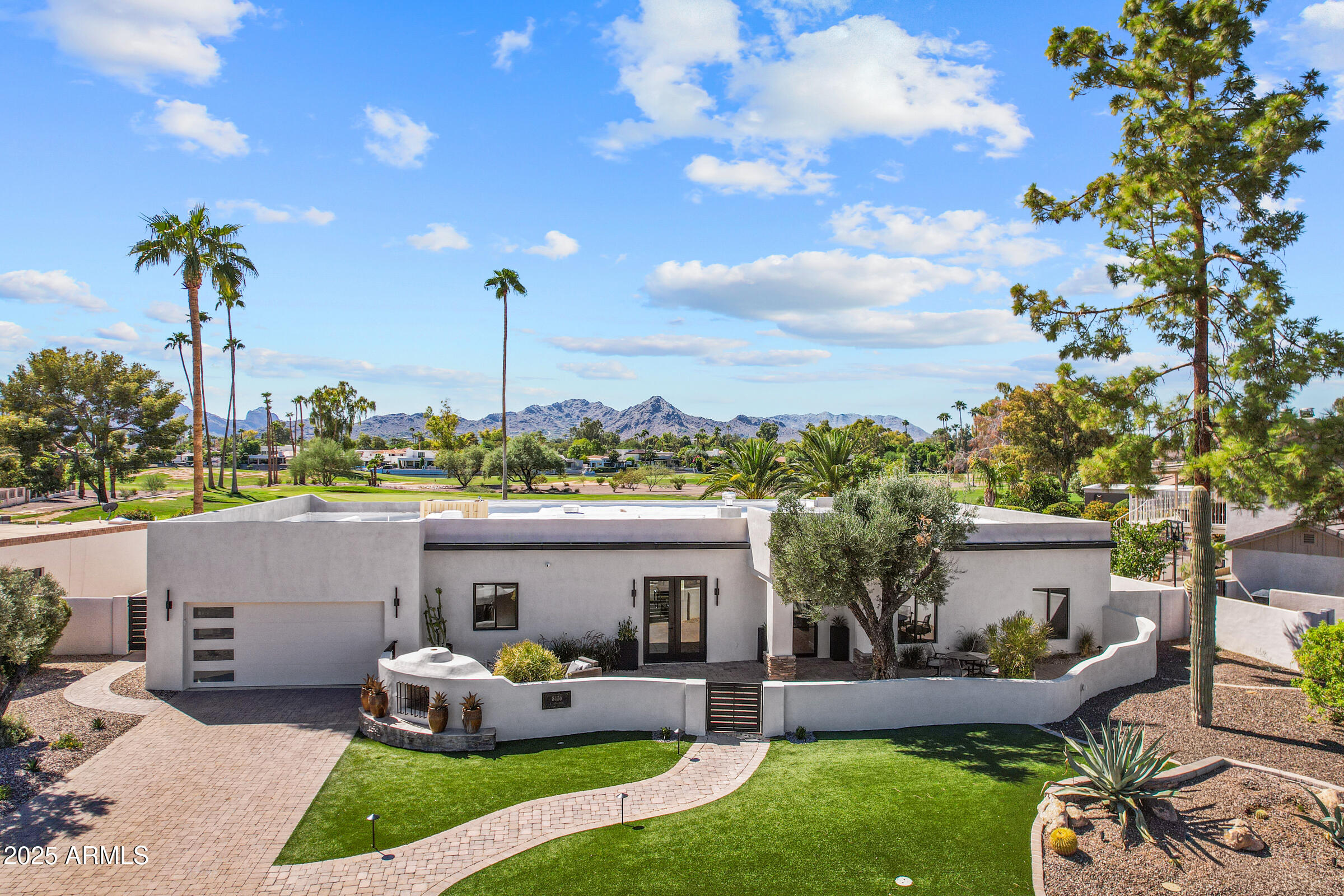 8436 N VIA LINDA --