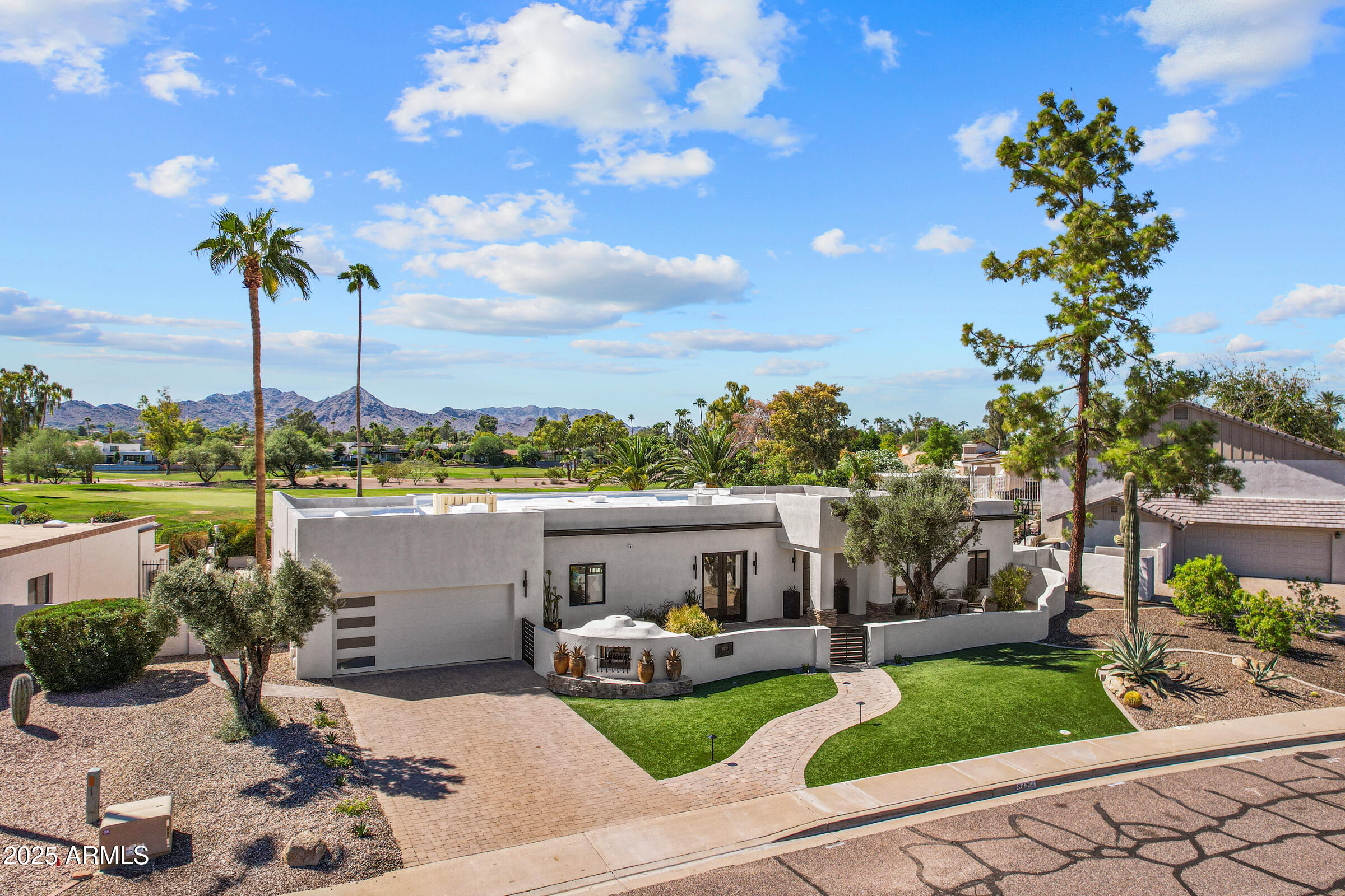 8436 N VIA LINDA --