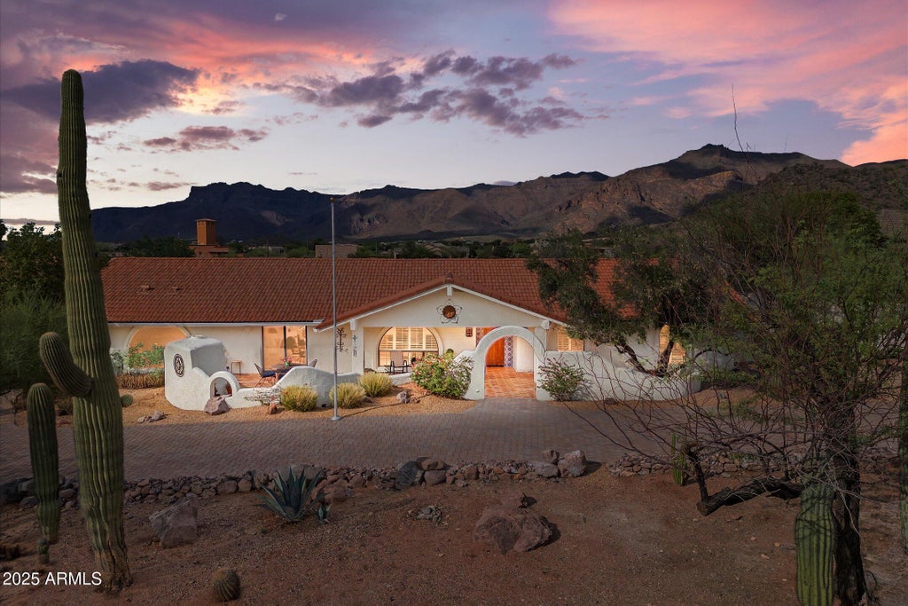 Photo of 10612 E Palm Way, Gold Canyon, AZ 85118 (MLS # 7084727)